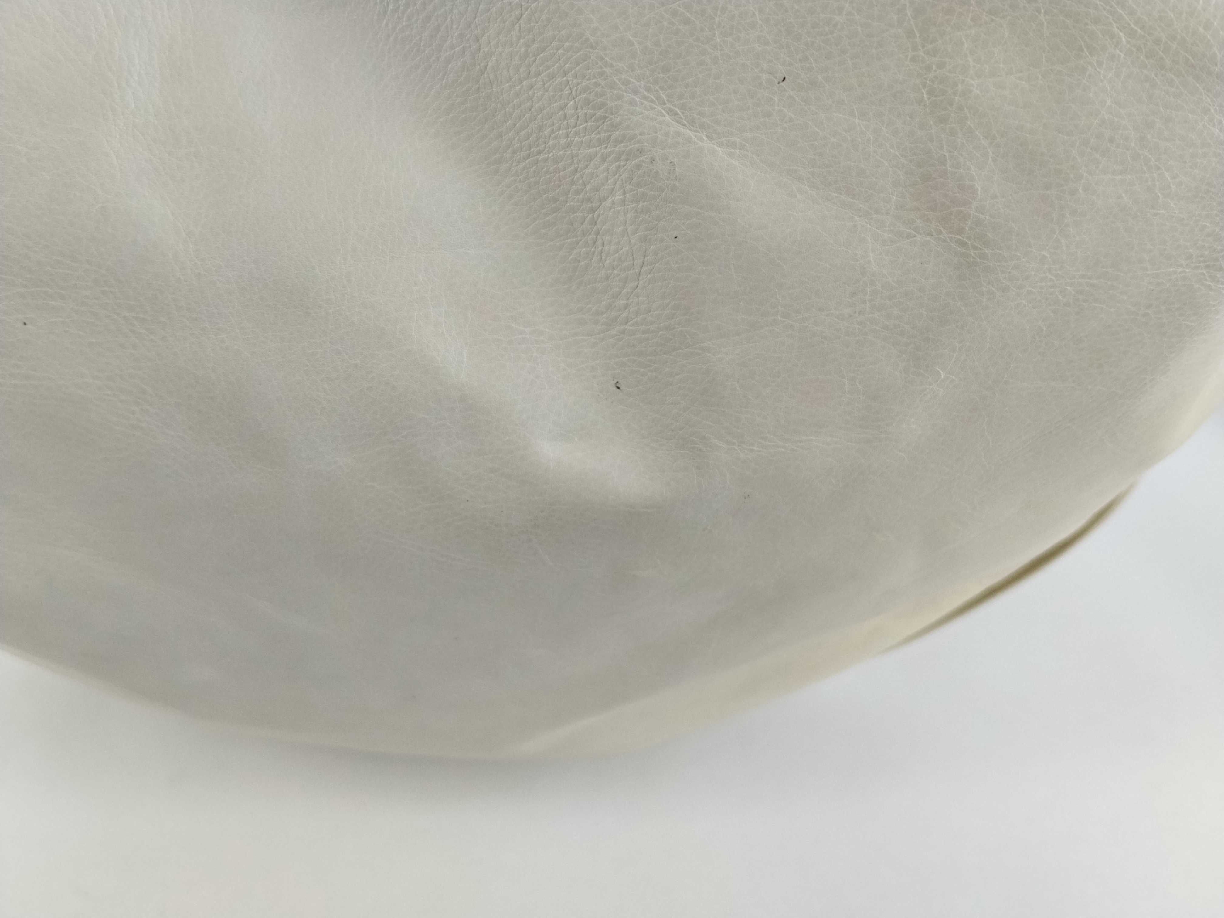 Ivory One-Shoulder Bag (Shoulder Bag) — view 9