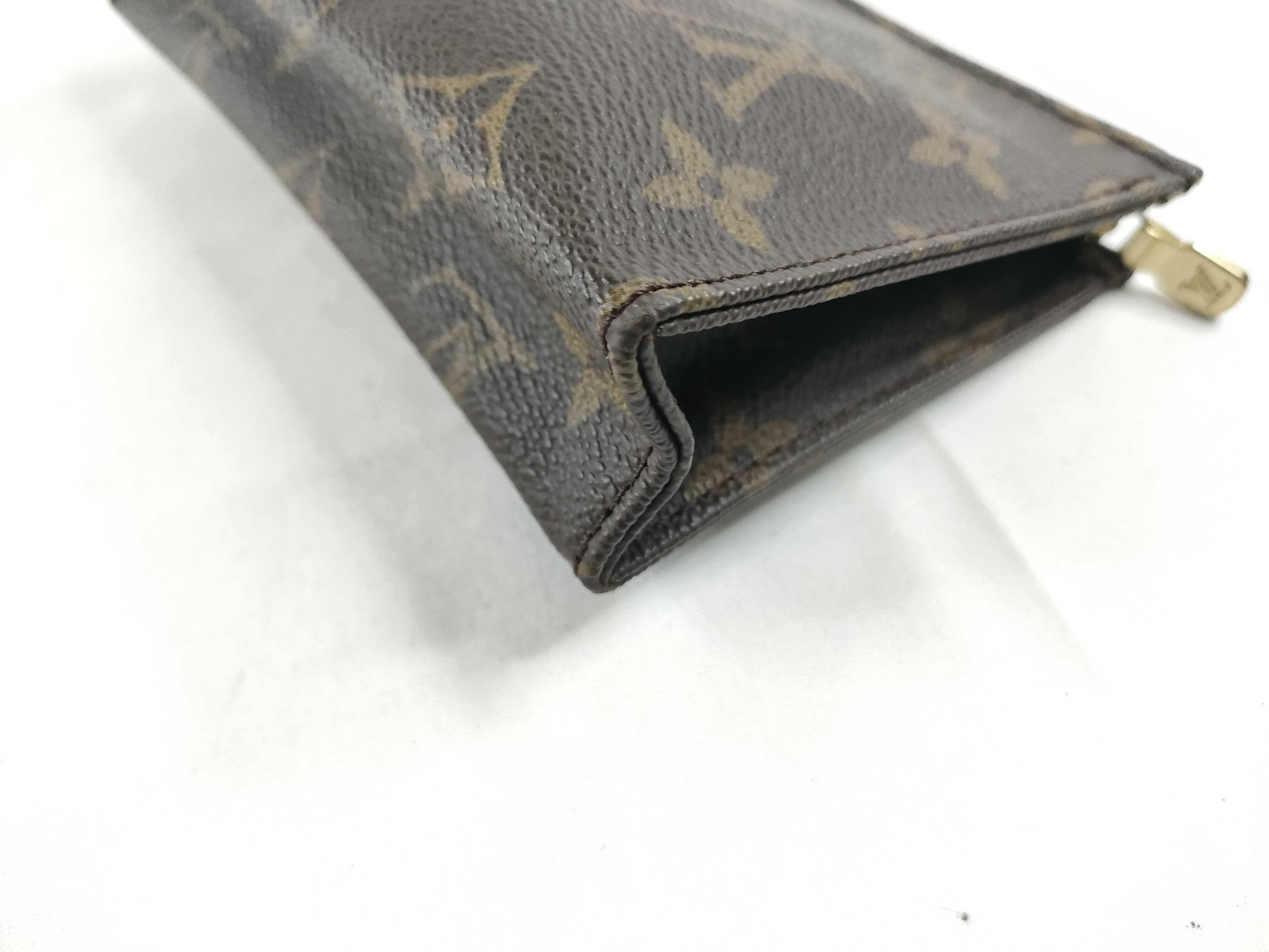 Monogram Louis Vuitton Monogram Pochette Toilette 15 Pouch — view 5