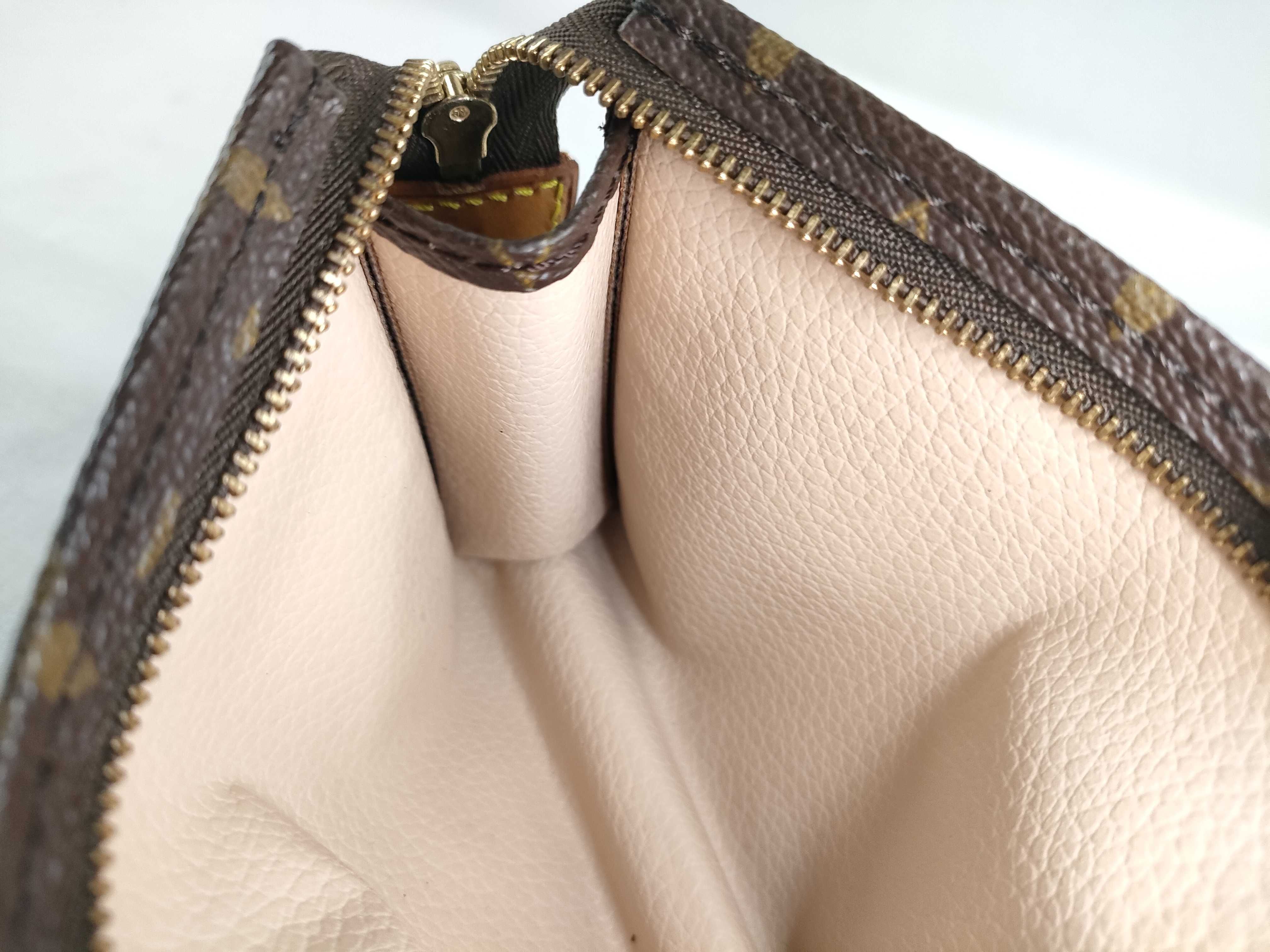 Monogram Louis Vuitton Monogram Pochette Toilette 15 Pouch — view 9
