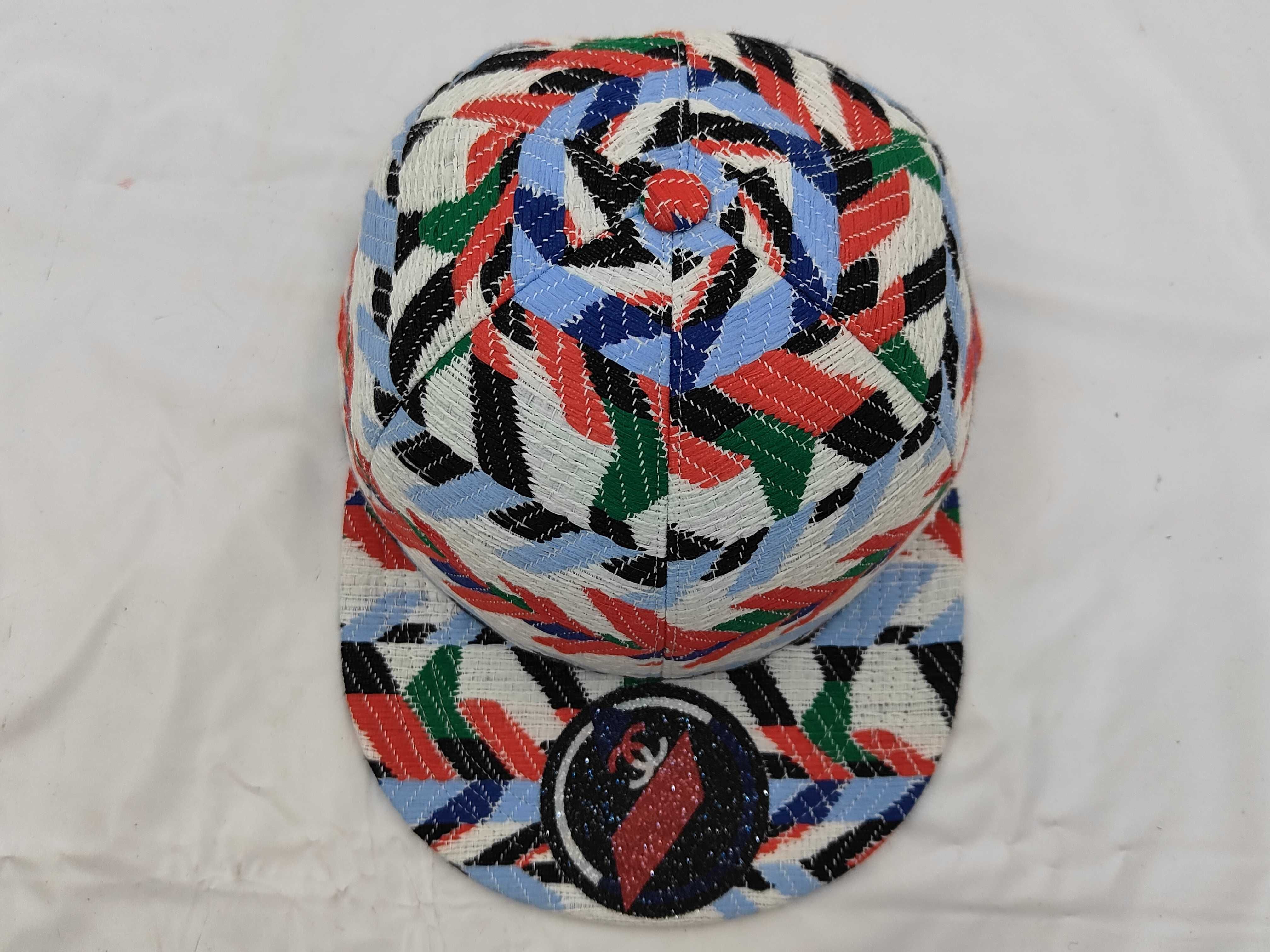 hat, size M, and other accessories. — view 5