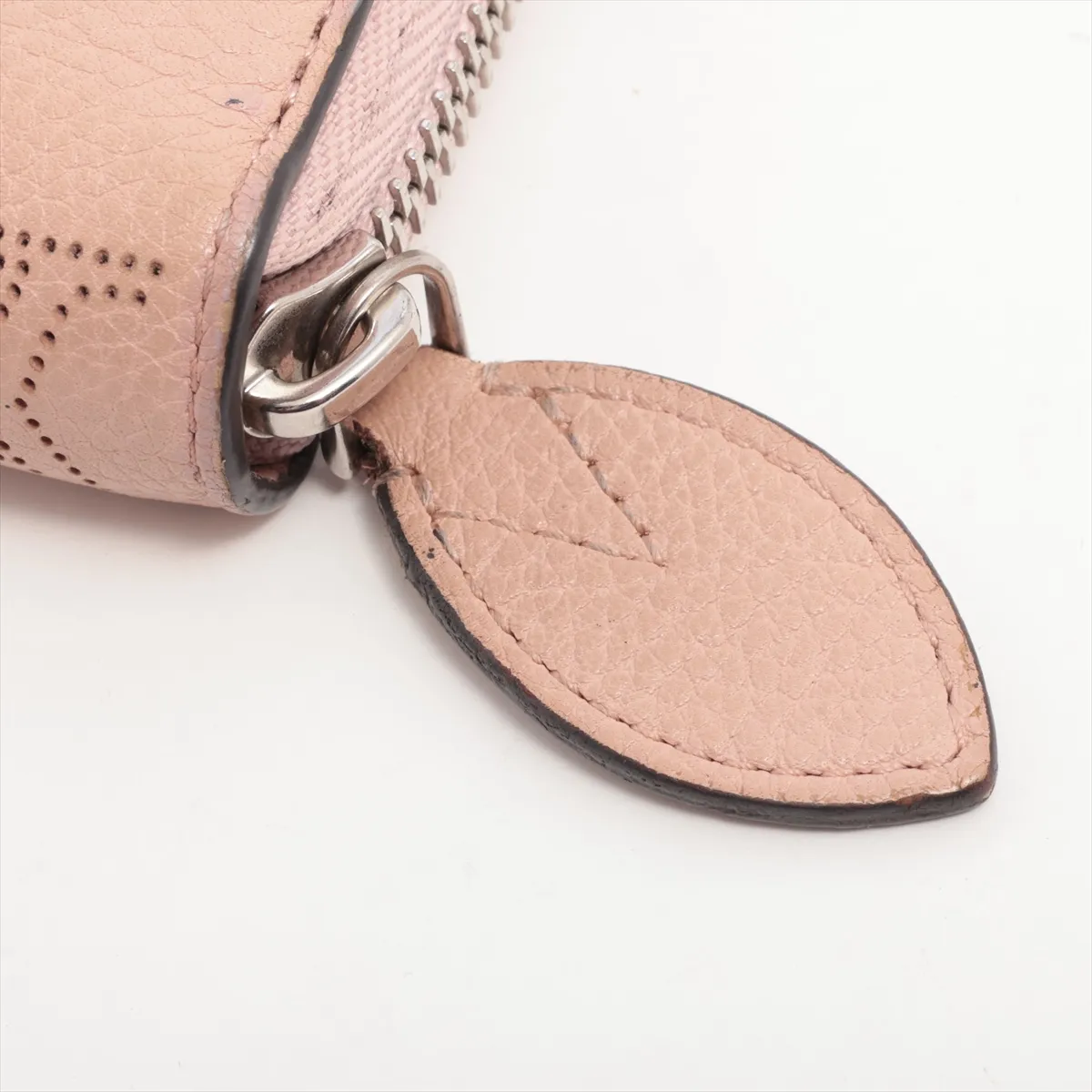 Mahina Zippy Wallet M61868 TN4195 Magnolia Round Zip Wallet — view 13