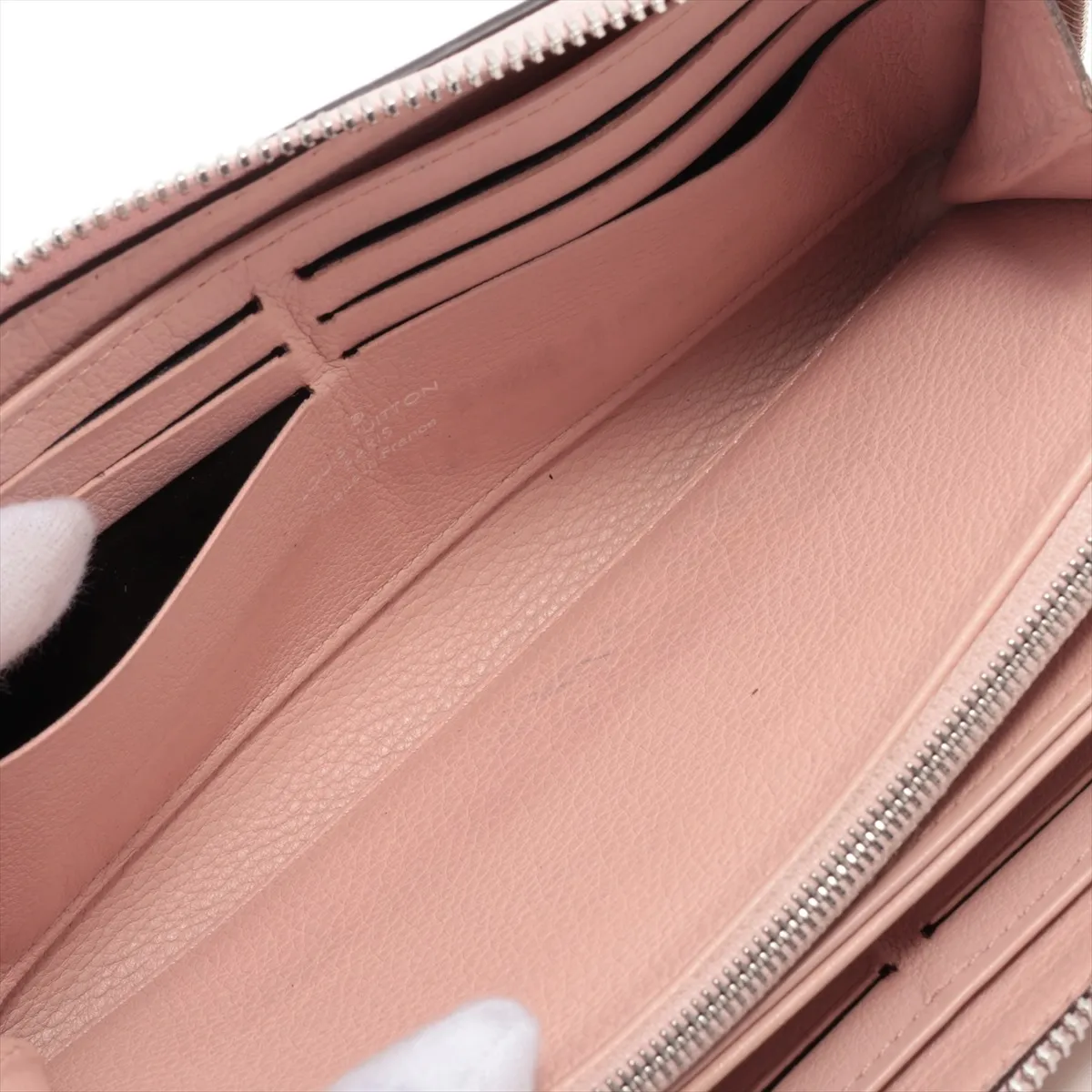Mahina Zippy Wallet M61868 TN4195 Magnolia Round Zip Wallet — view 5