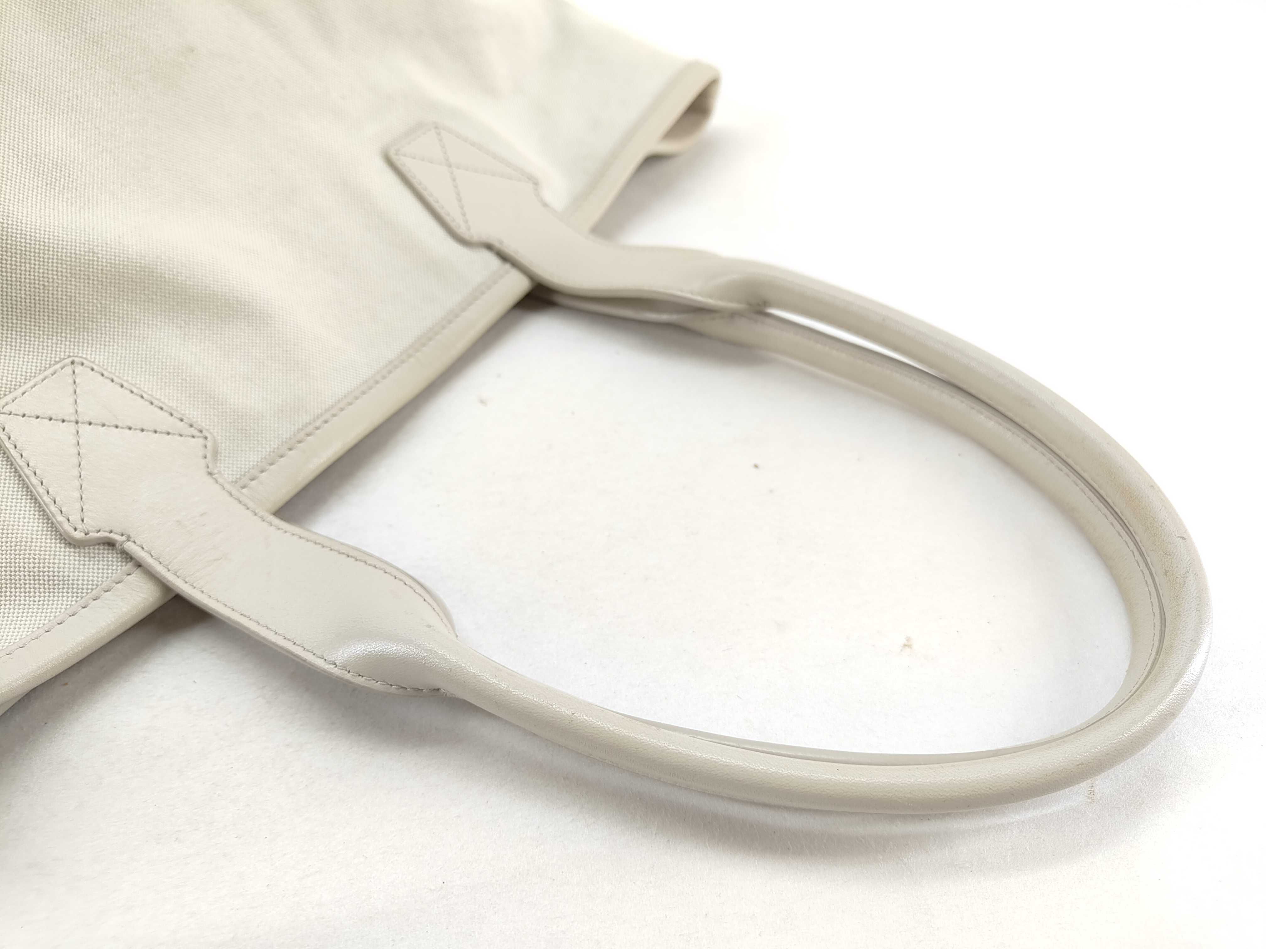 Inverted Logo Tote Bag Handbag Tote Bag — view 4