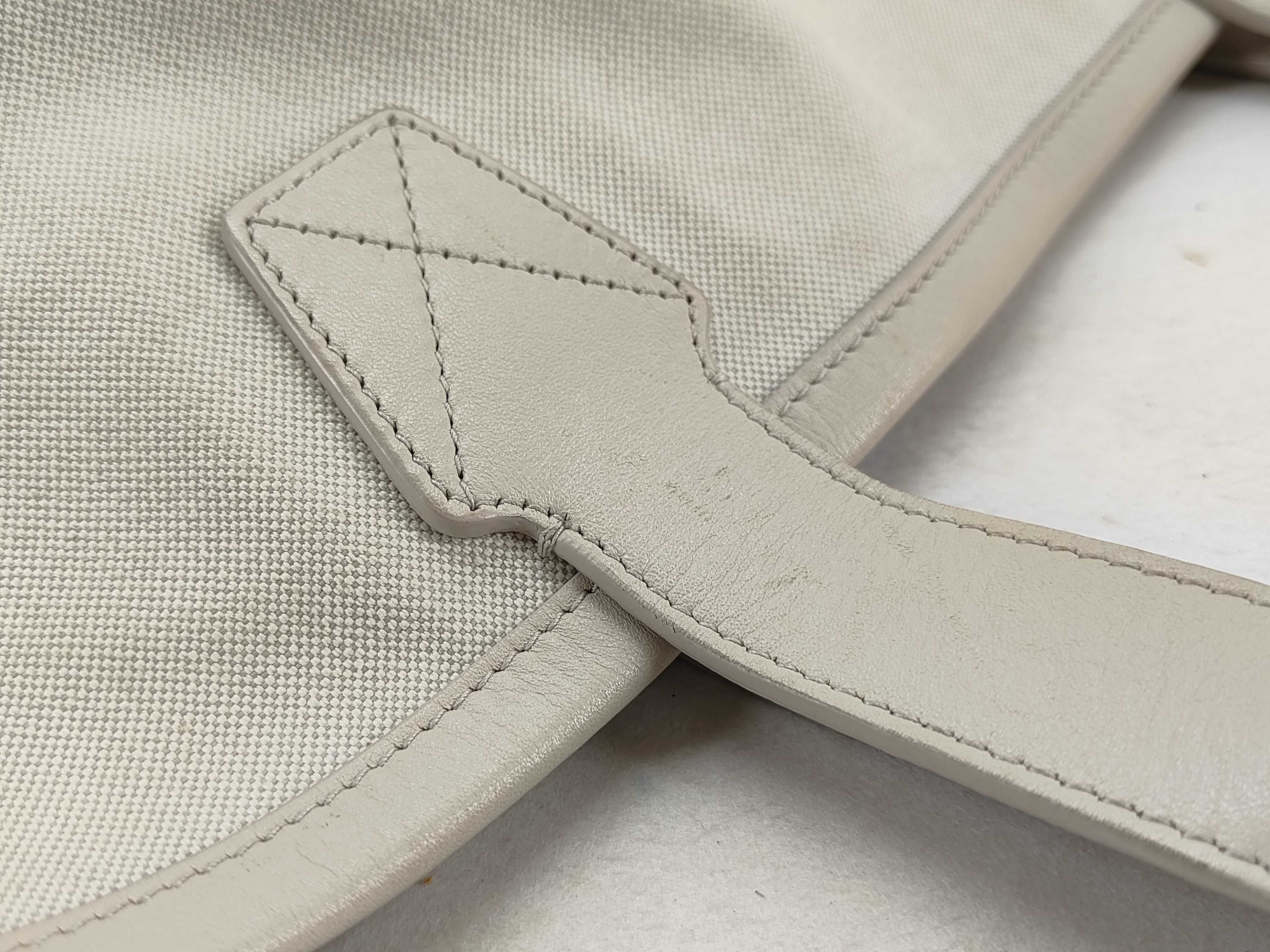Inverted Logo Tote Bag Handbag Tote Bag — view 5