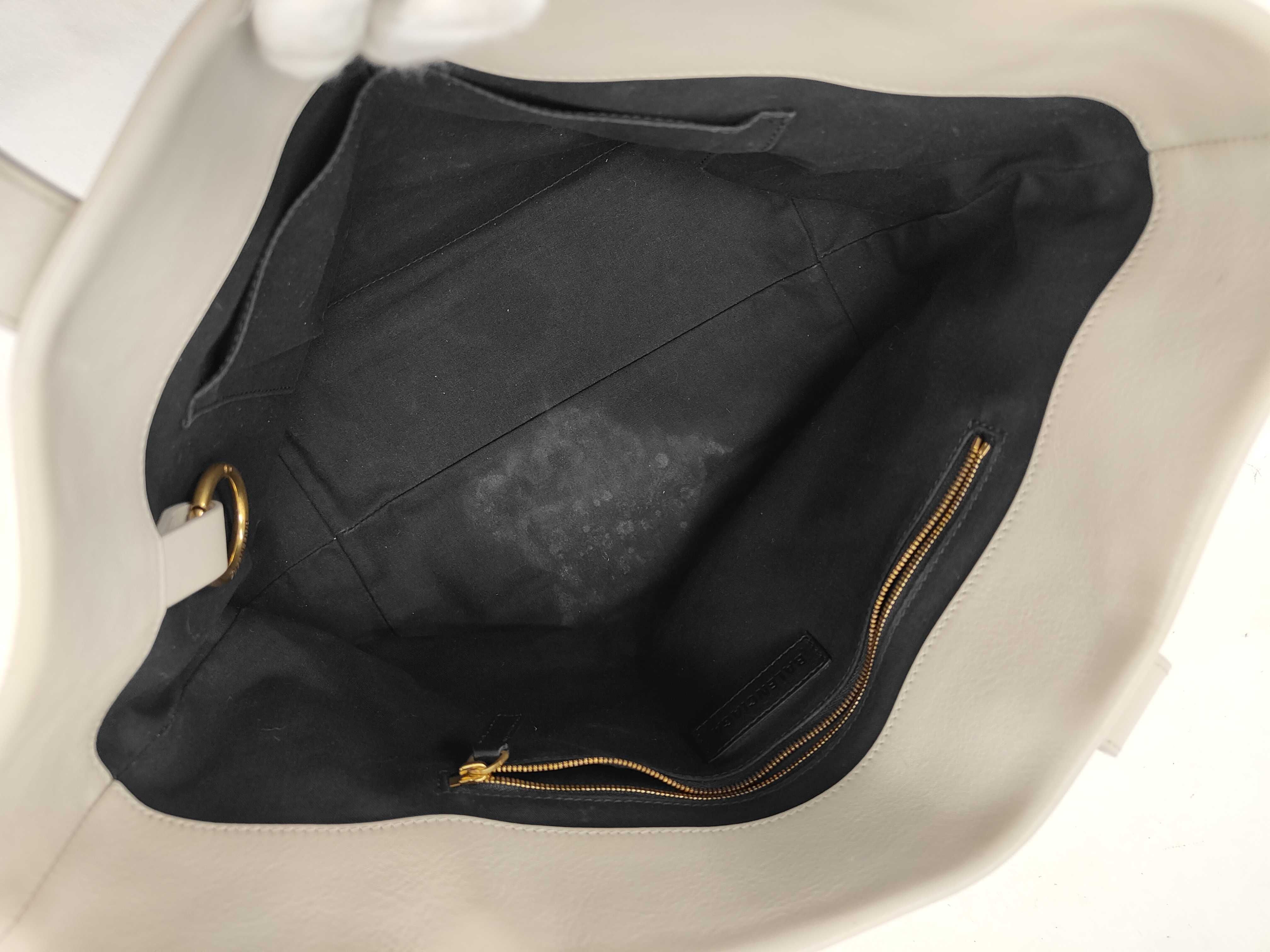 Inverted Logo Tote Bag Handbag Tote Bag — view 9