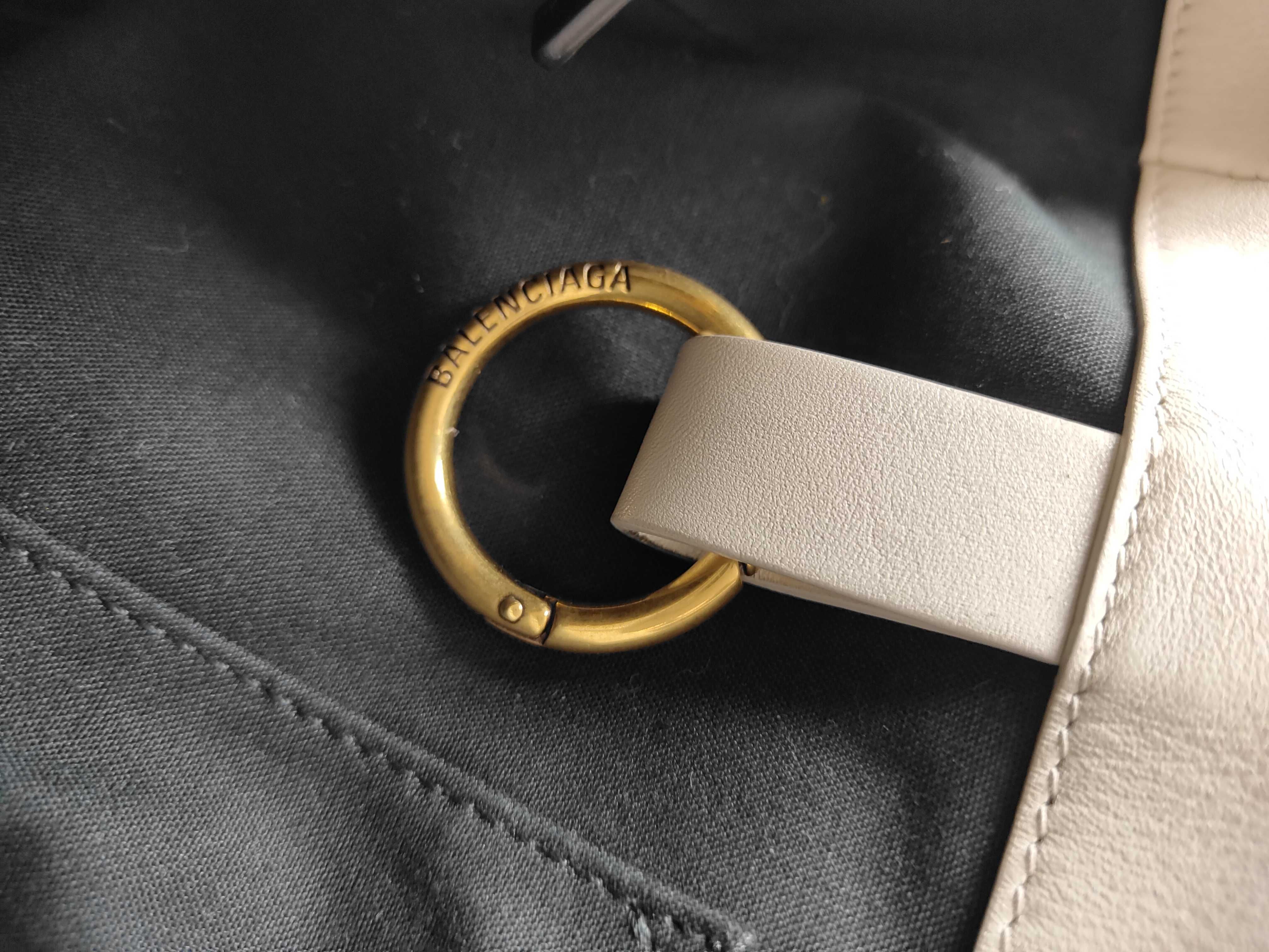 Inverted Logo Tote Bag Handbag Tote Bag — view 10