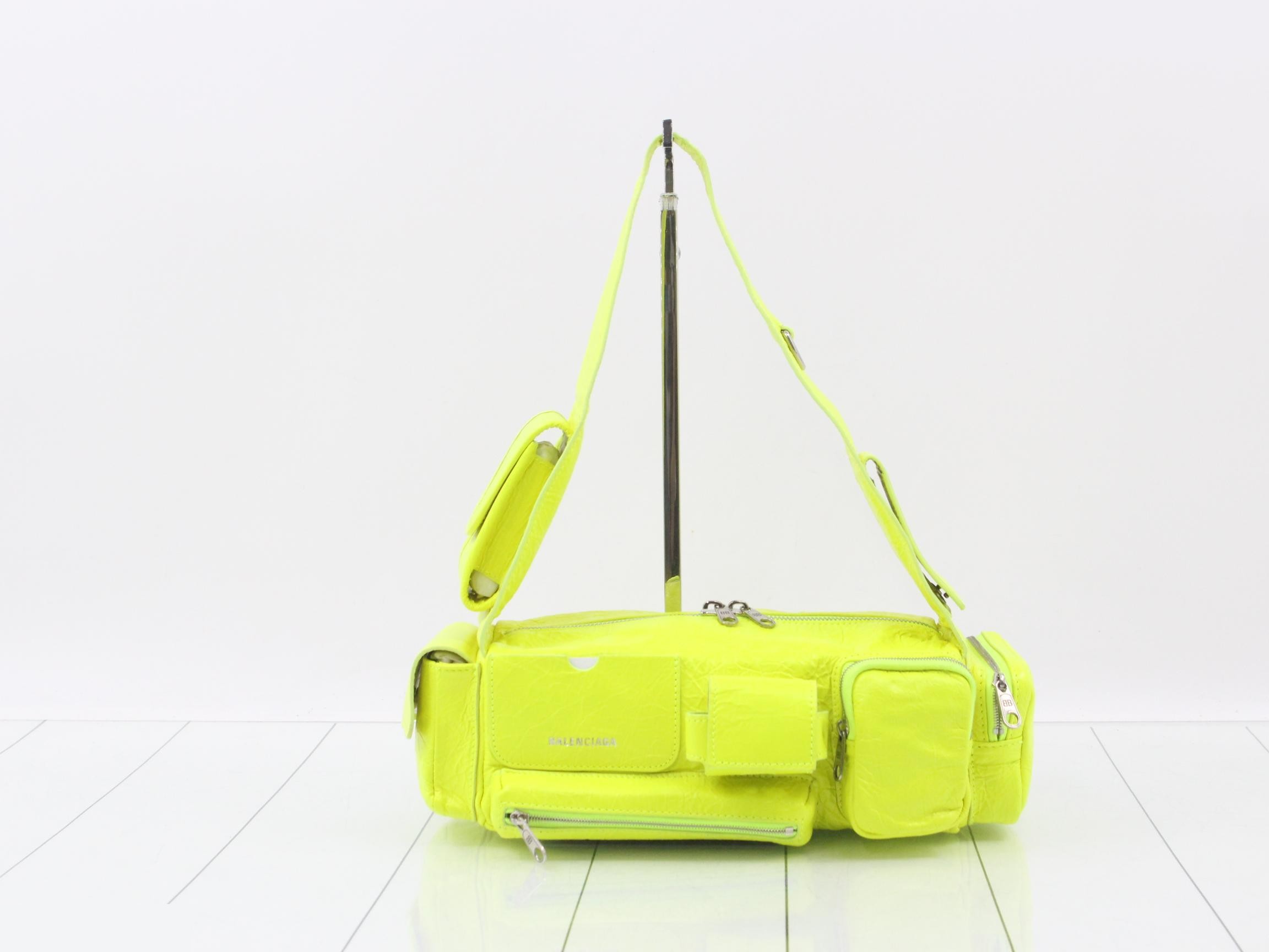 neon yellow superbusy