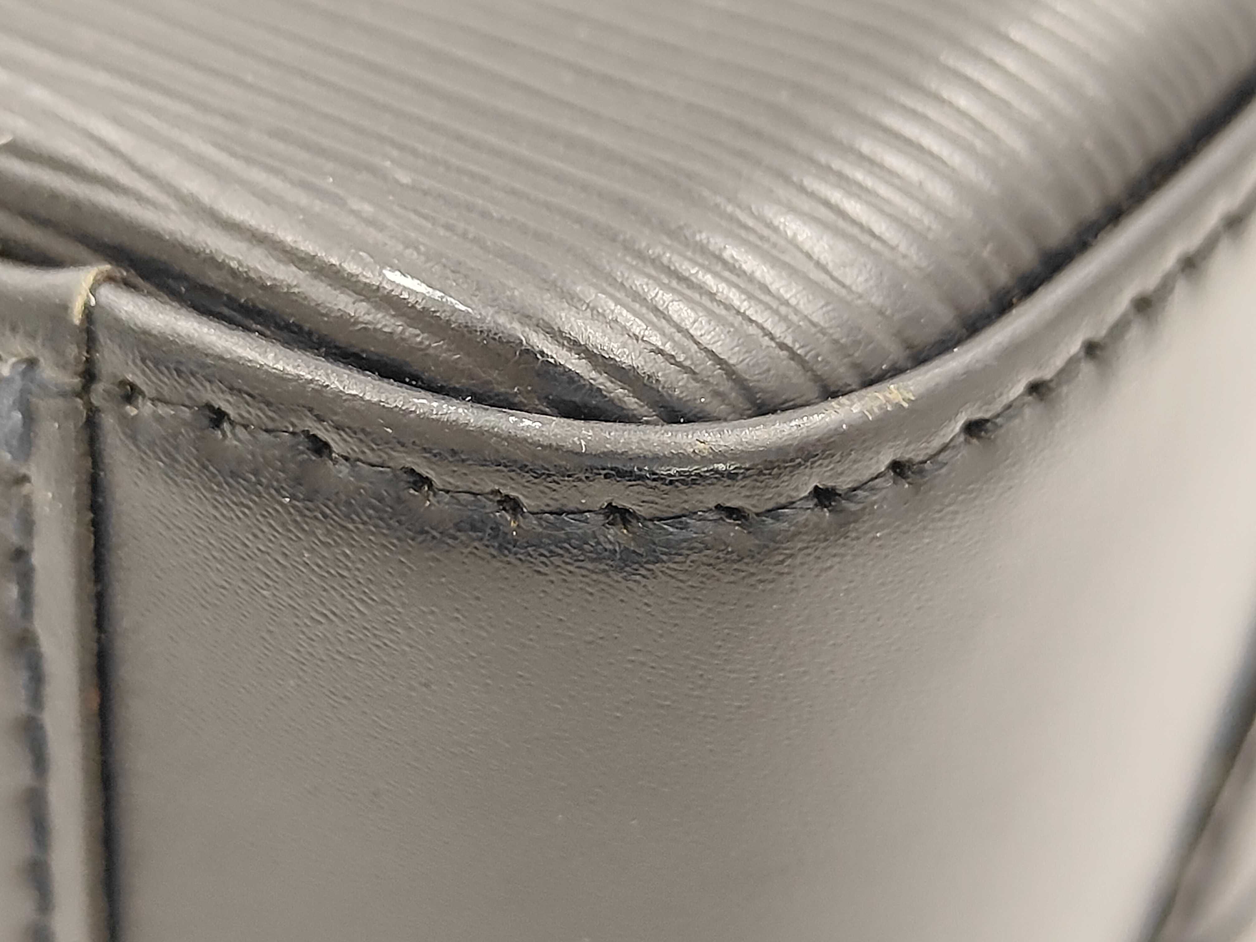 LV handbag — view 7