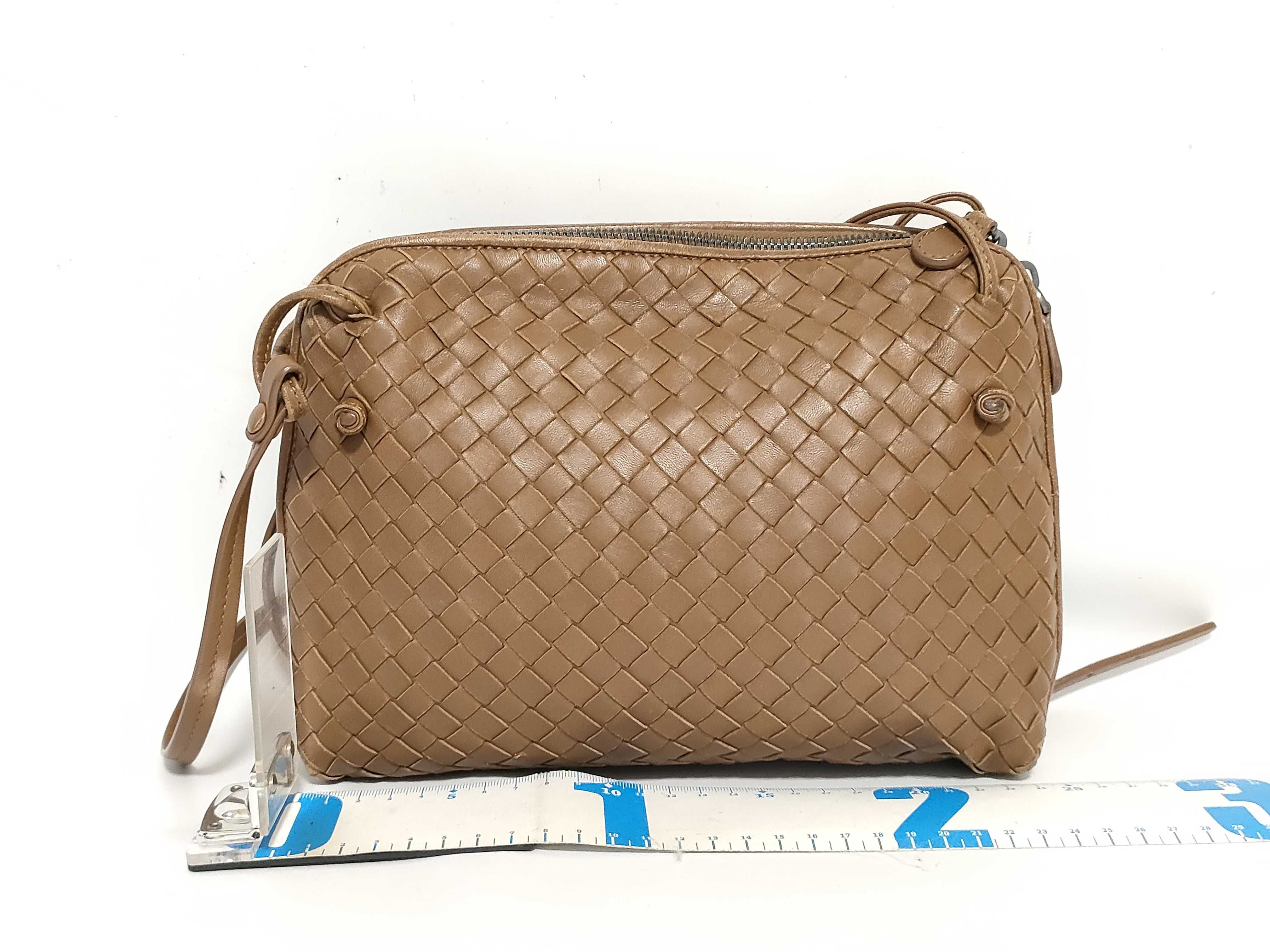 Intrecciato Bottega Veneta Nodini Intrecciato Leather Shoulder Bag Brown Shoulder Bag — view 2