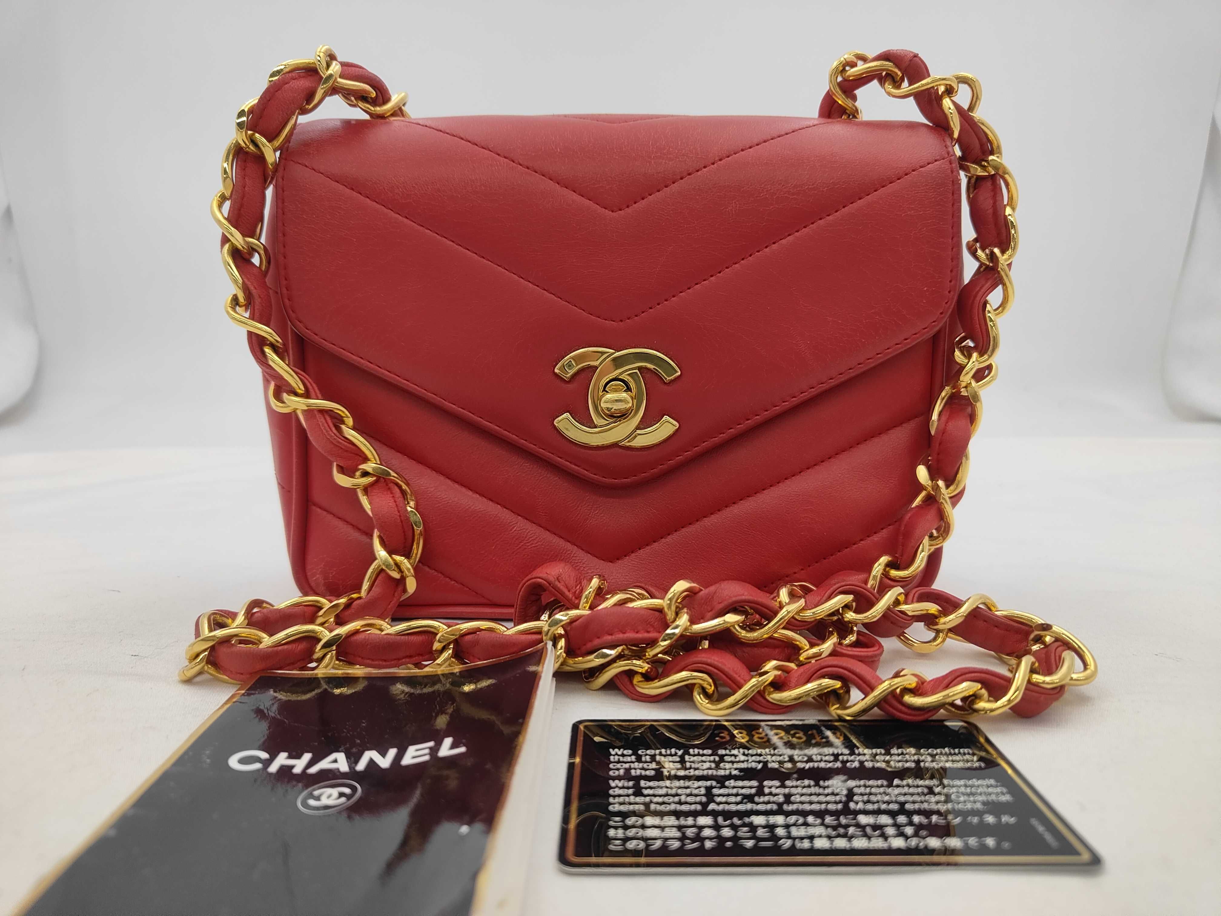 V-stitch shoulder bag