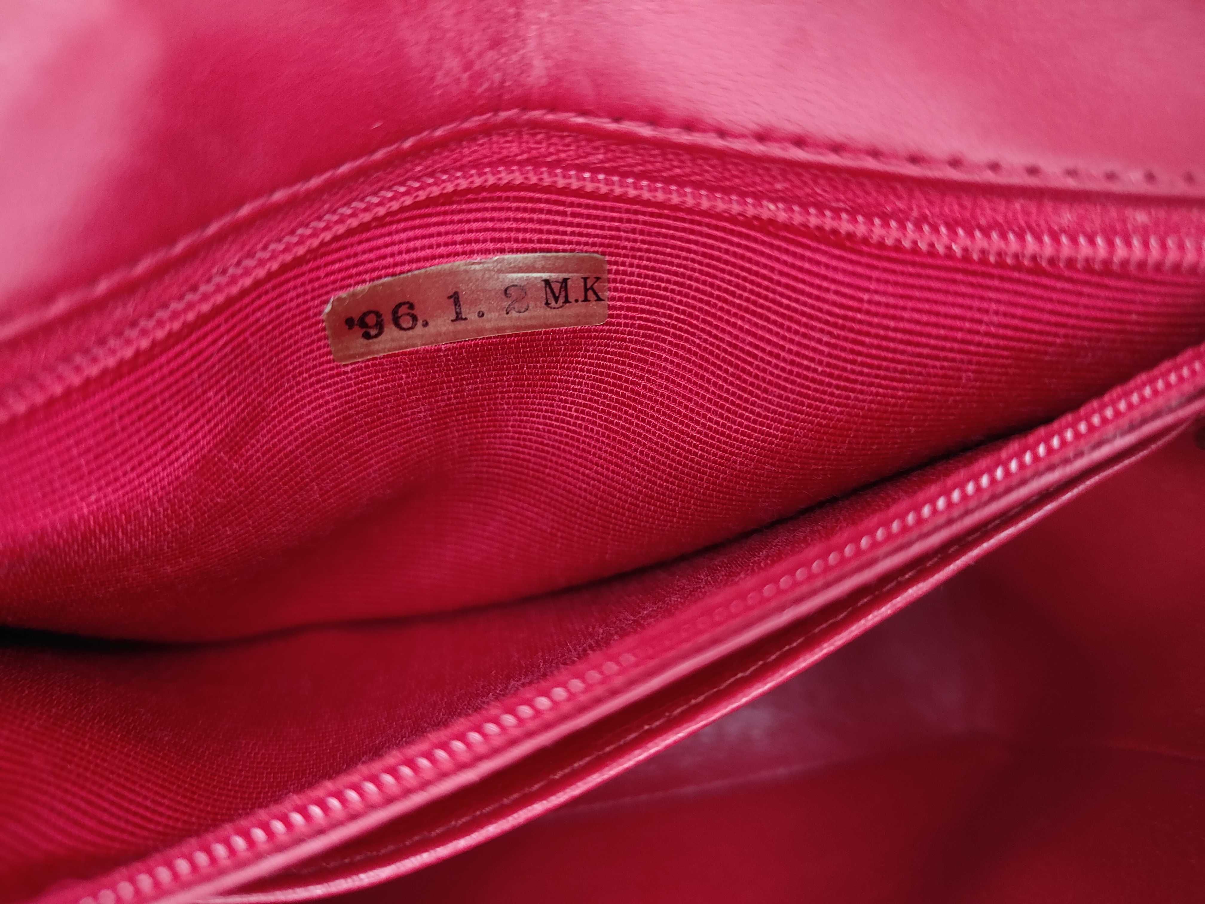 V-stitch shoulder bag — view 9