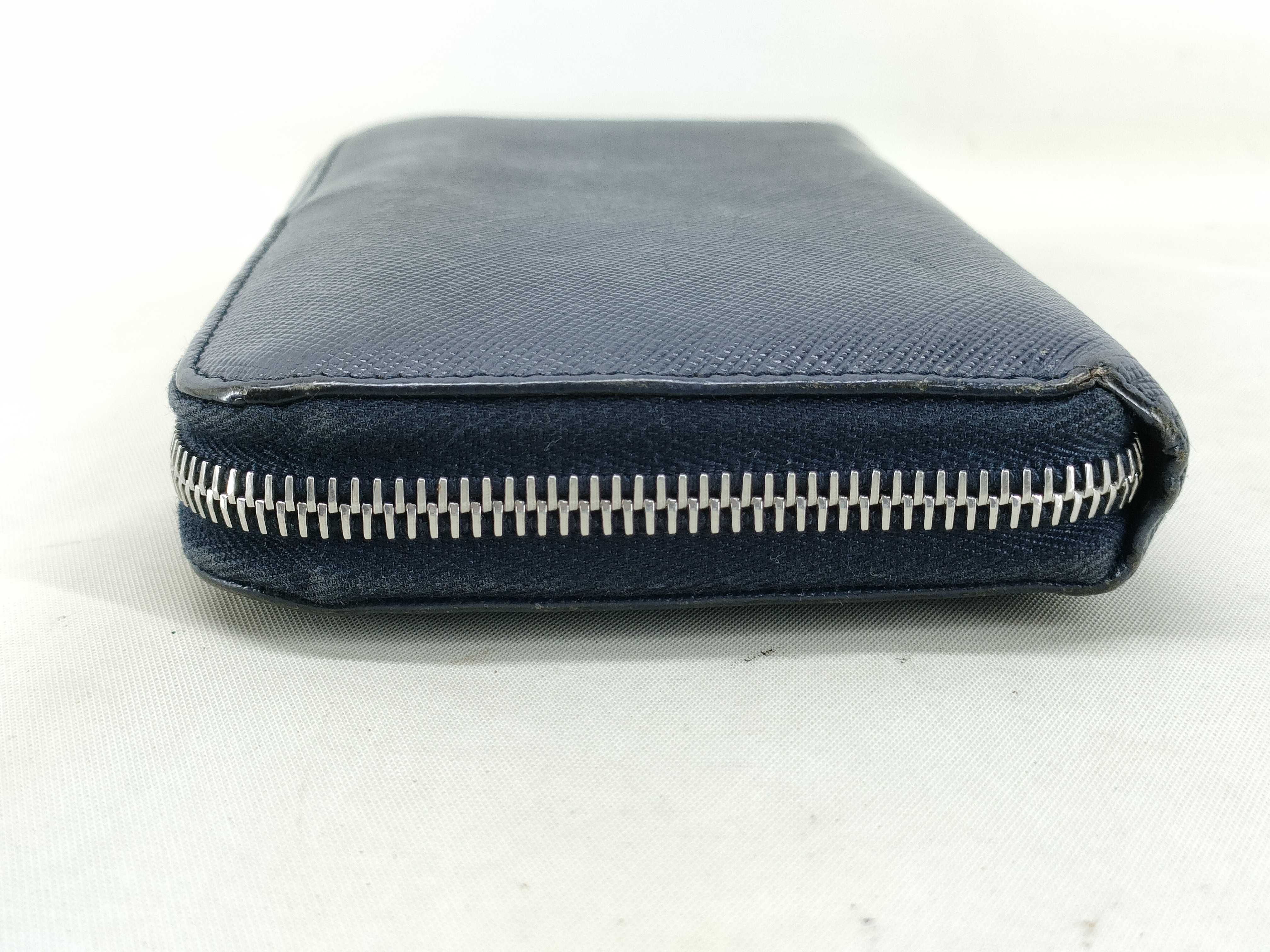 Saffiano Round Zip Wallet — view 5