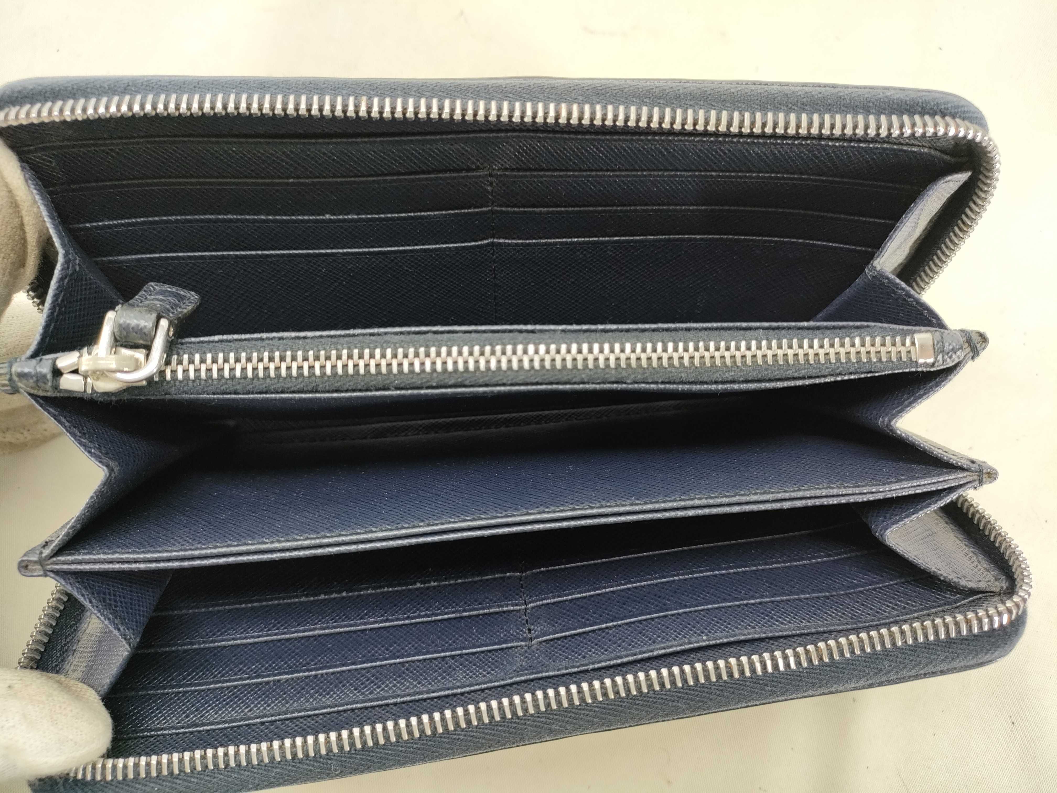 Saffiano Round Zip Wallet — view 8