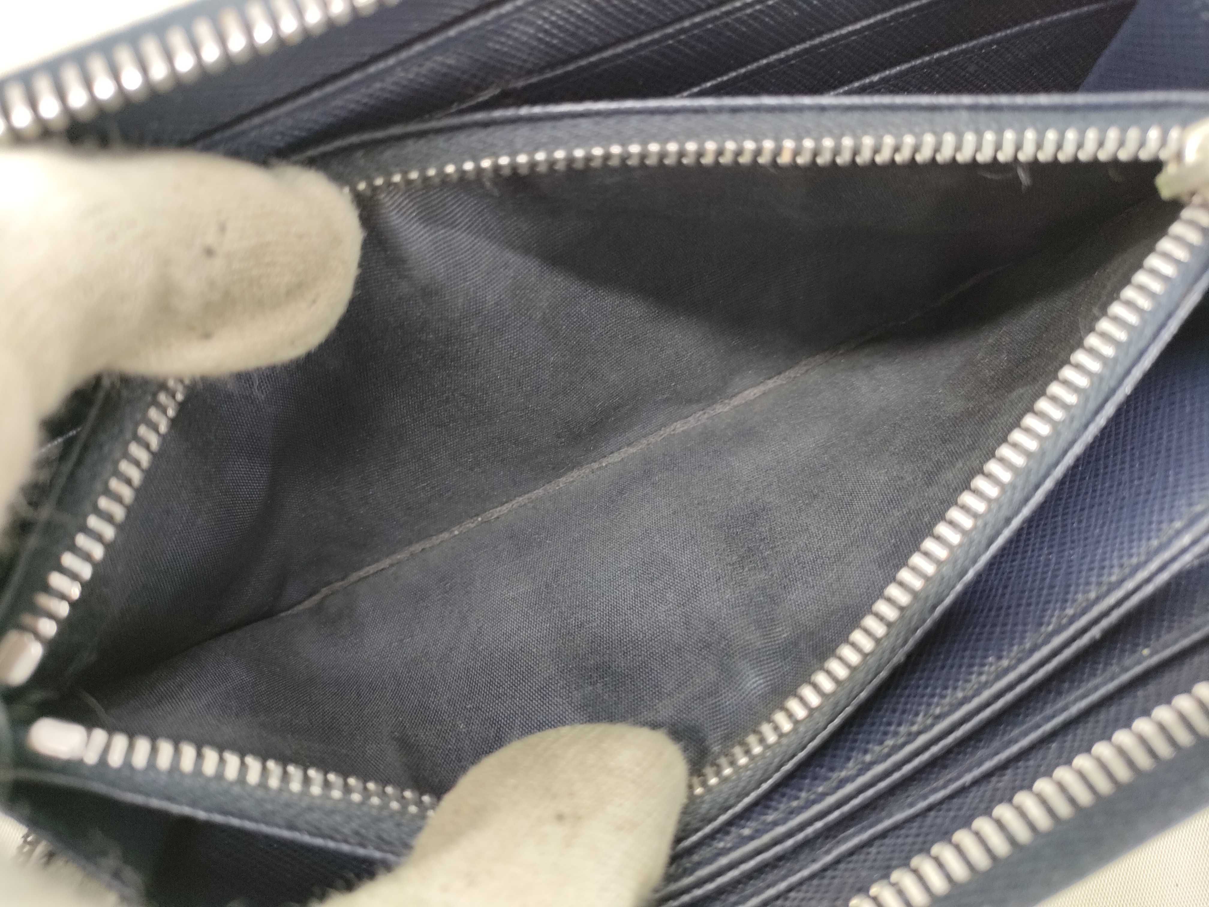 Saffiano Round Zip Wallet — view 9