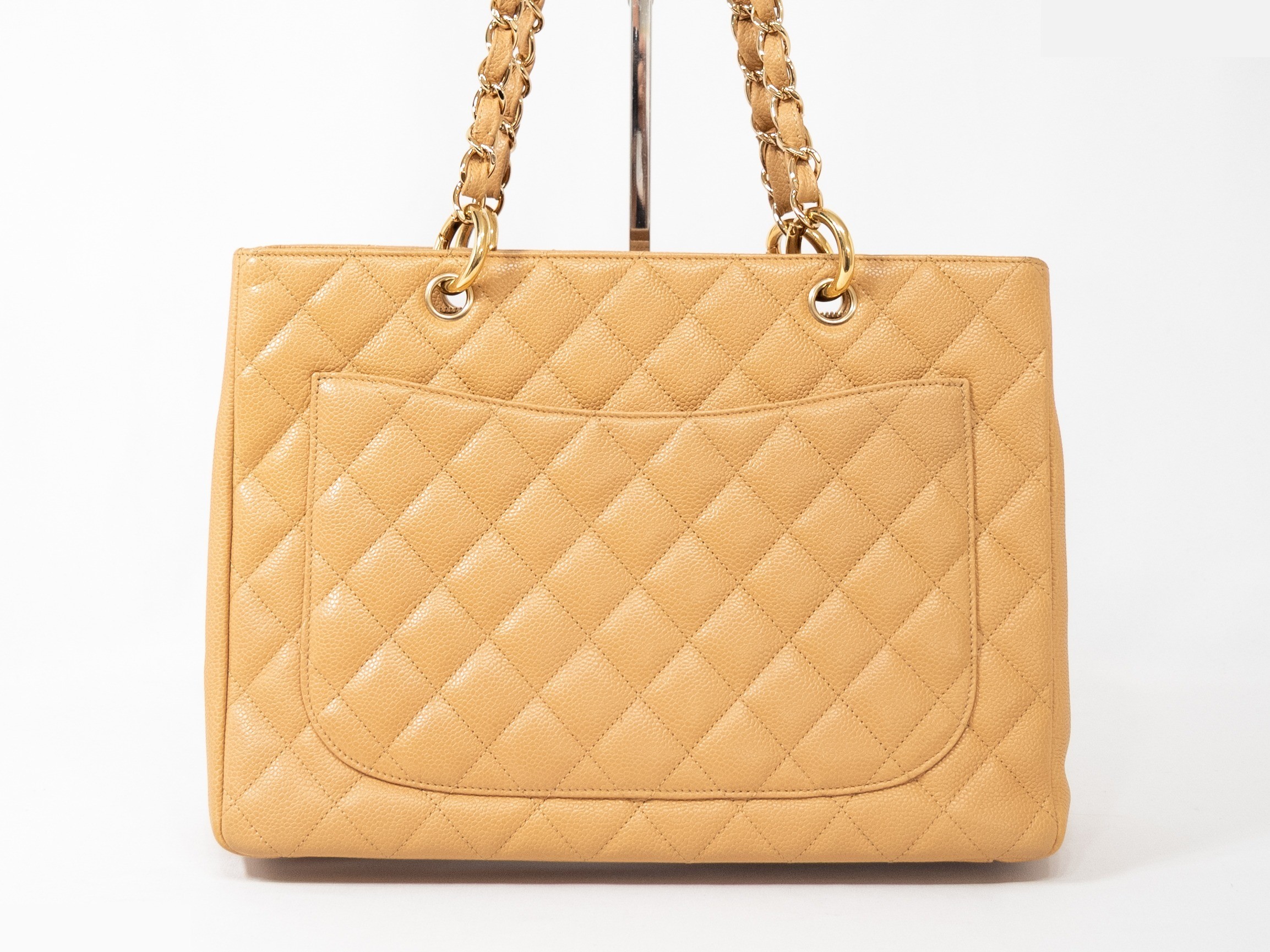 GST Caviar Skin Chain Tote Bag (Seal) — view 2
