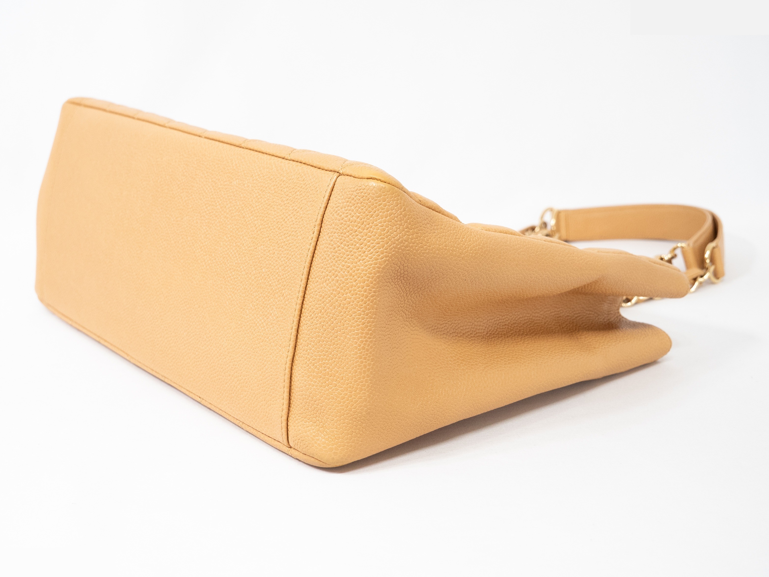 GST Caviar Skin Chain Tote Bag (Seal) — view 4