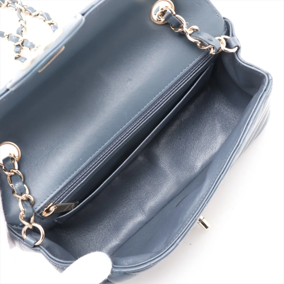 Chevron Lambskin Single Flap Single Chain Bag, V-stitch, Navy, Gold Hardware, 26650034, Serial Number 26 — view 6