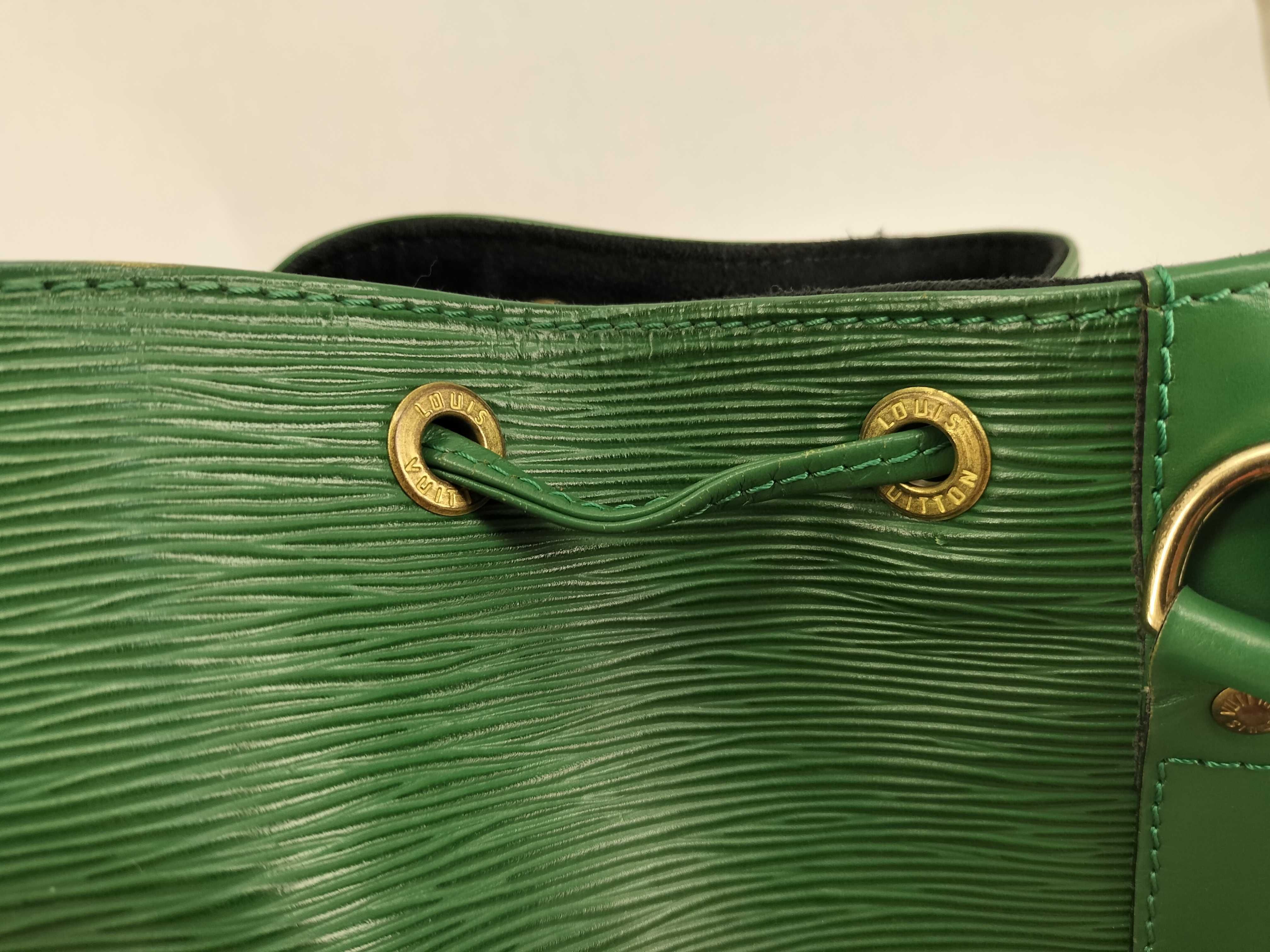 Epi Petit Noé Shoulder Bag — view 13