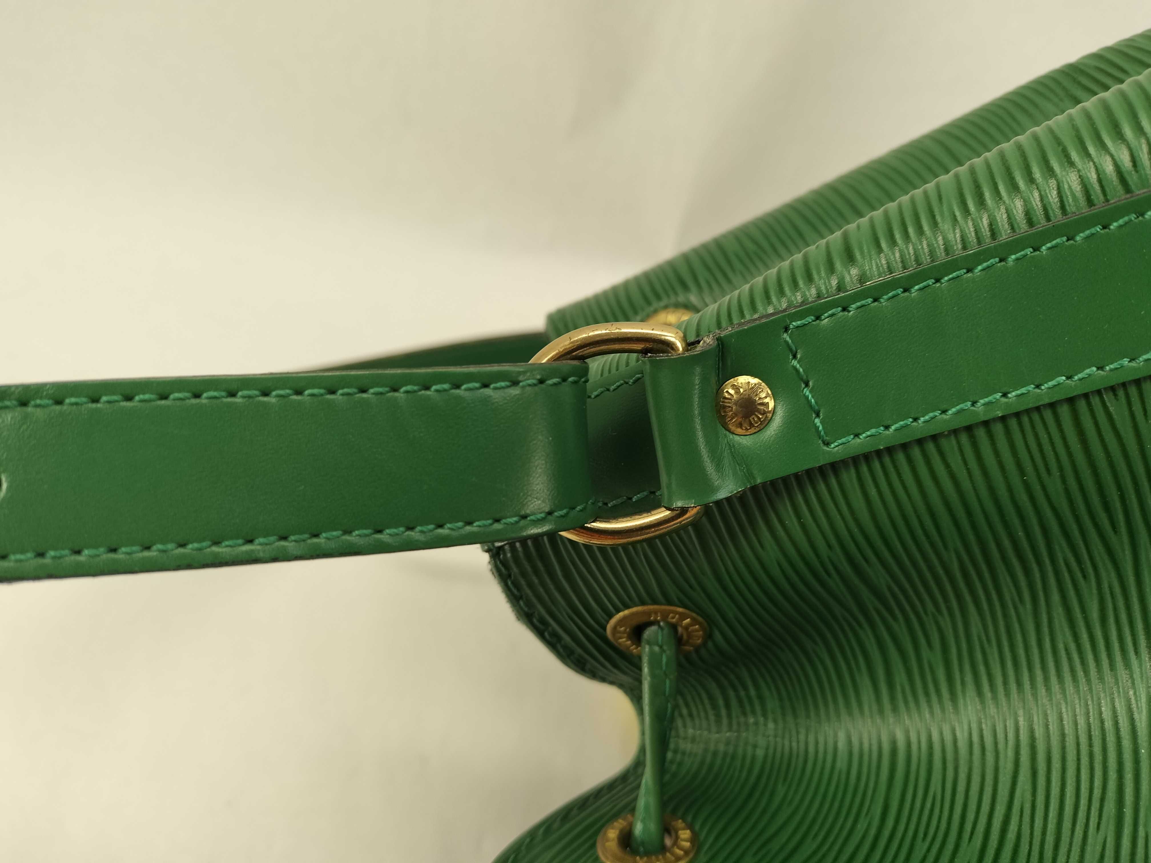 Epi Petit Noé Shoulder Bag — view 5