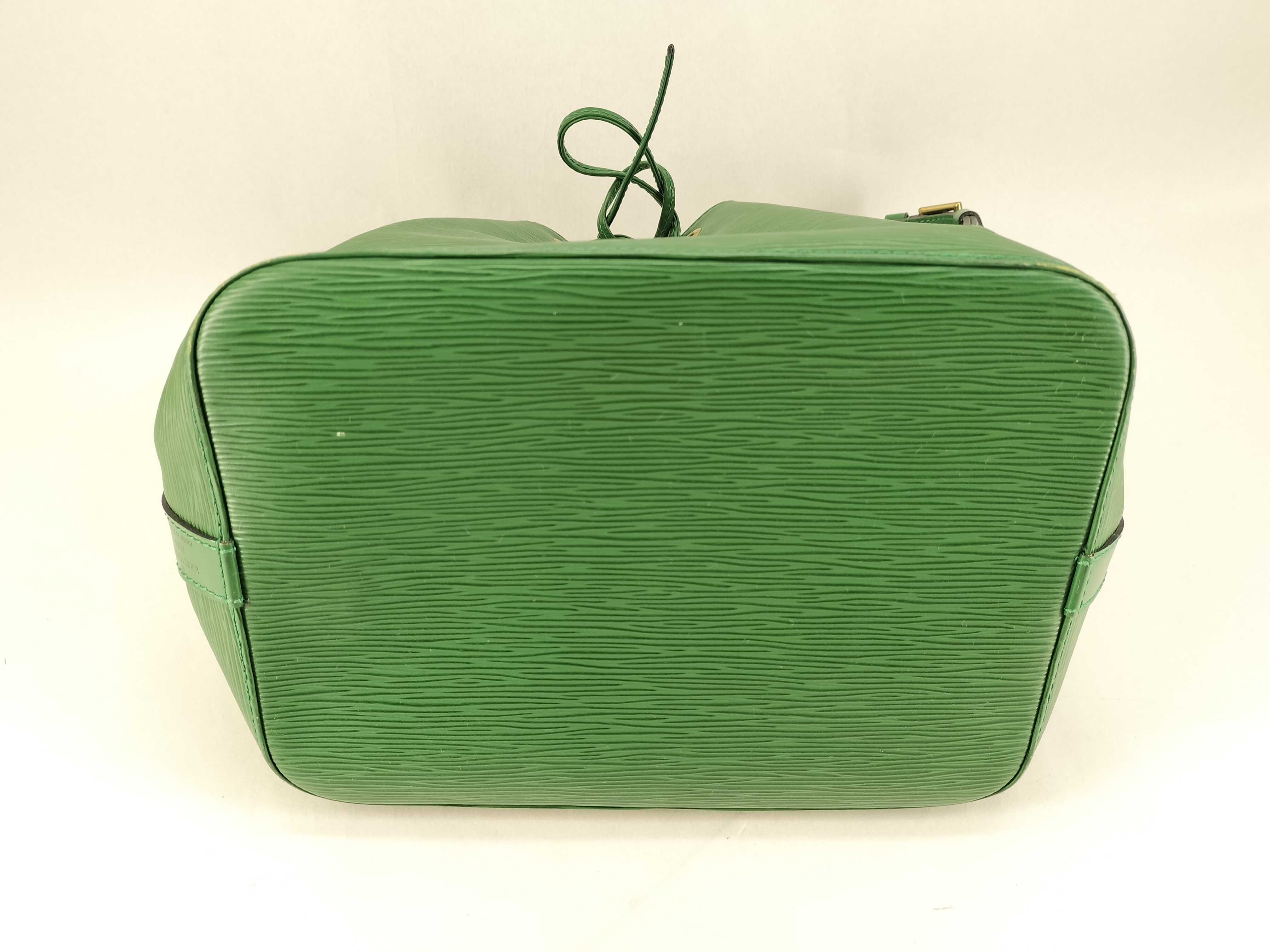 Epi Petit Noé Shoulder Bag — view 6