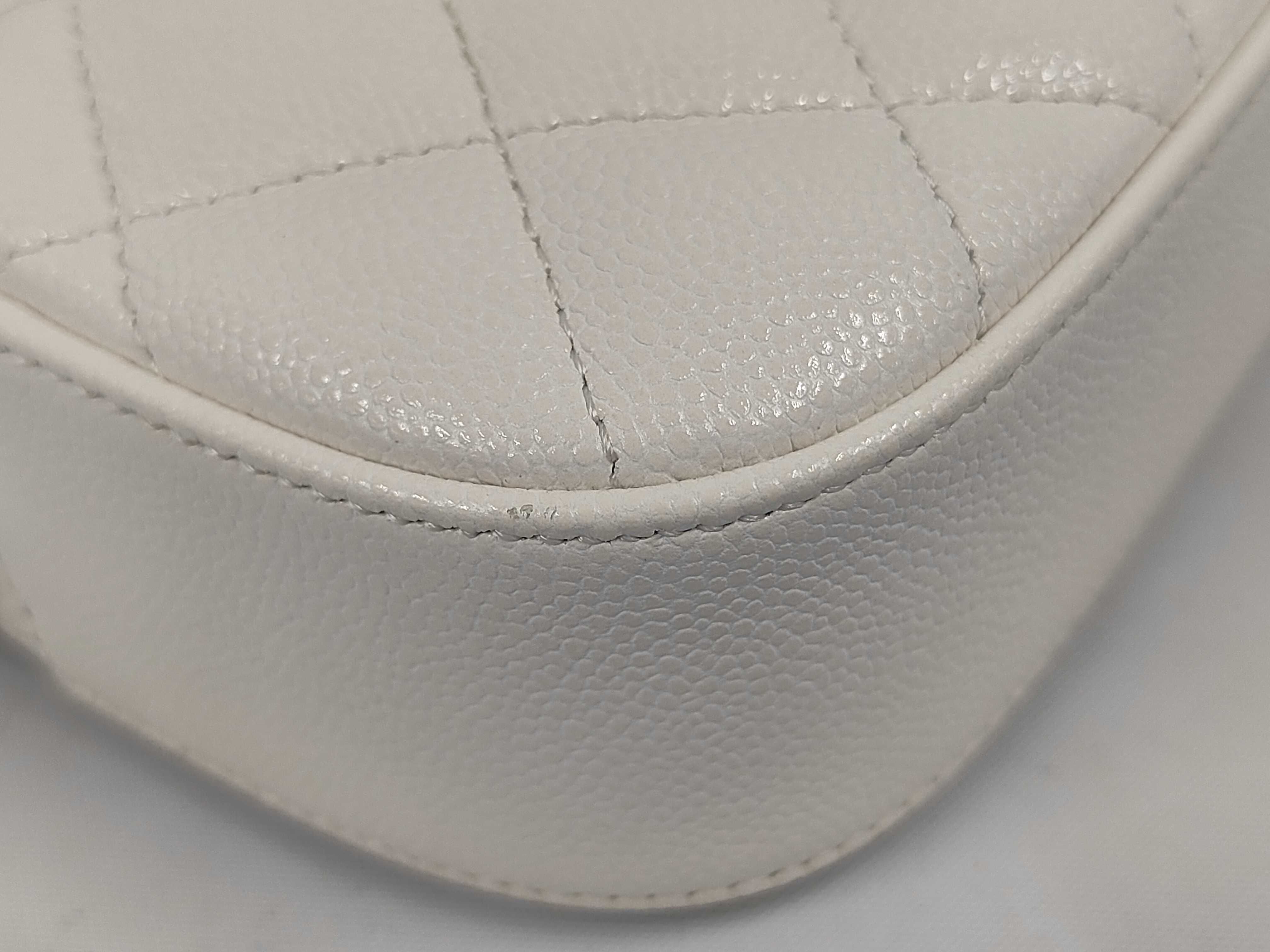 Matelassé Caviar Skin Chain Shoulder Bag — view 4