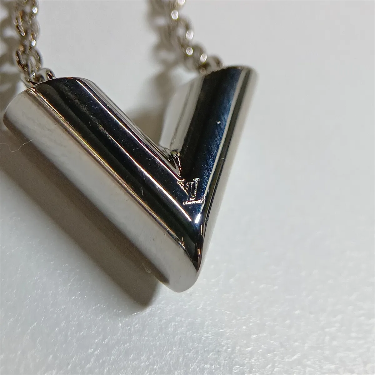 M63197 Essential V Necklace LE1254, GP Silver, with — view 6