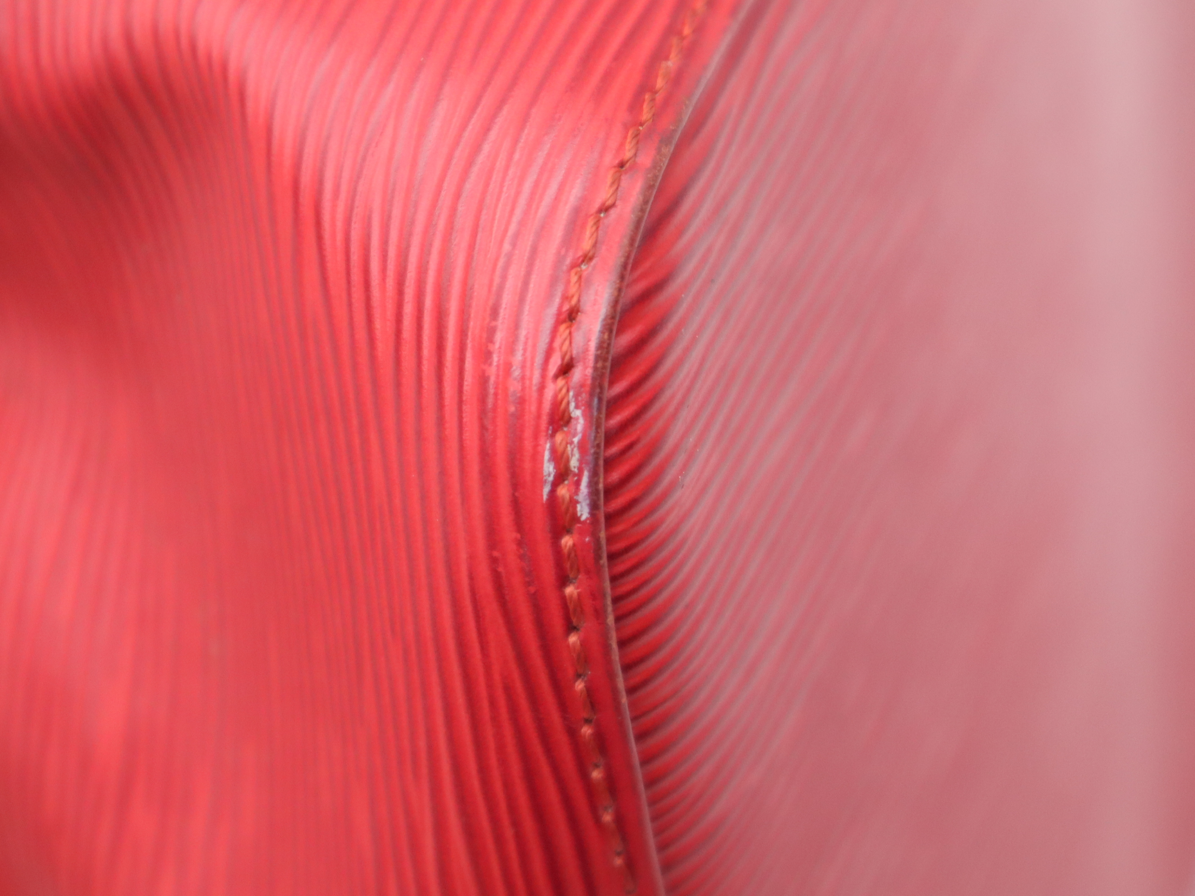 M44107 Epi Petit Noe Castilian Red Shoulder Bag — view 9