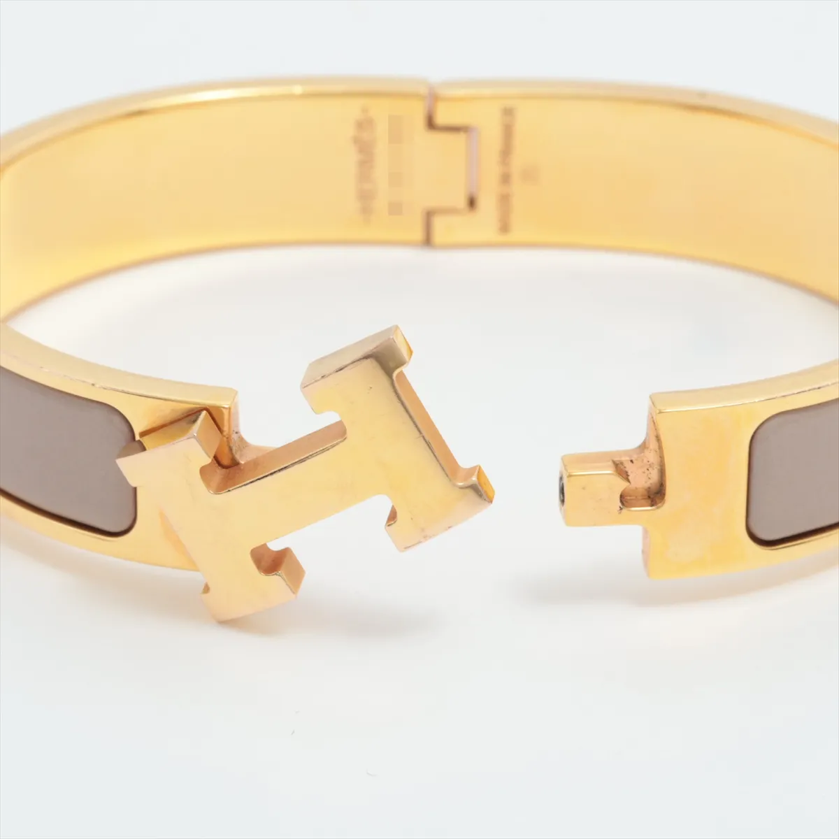 Clic Clac H Bangle Bracelet GP x Enamel Greige x Gold — view 5