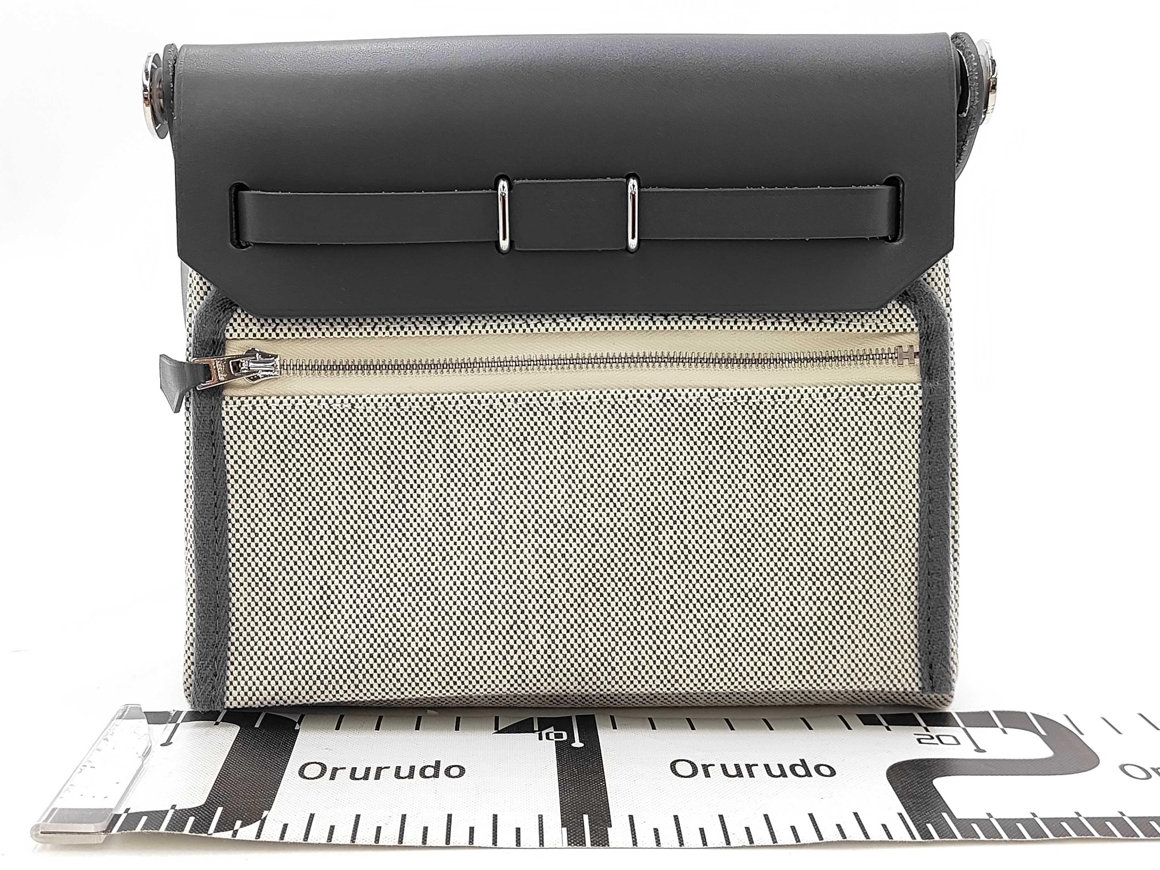 Herbag Zip 20 Ecru x Ardoise Silver Hardware [Stamped] G Shoulder Bag — view 2