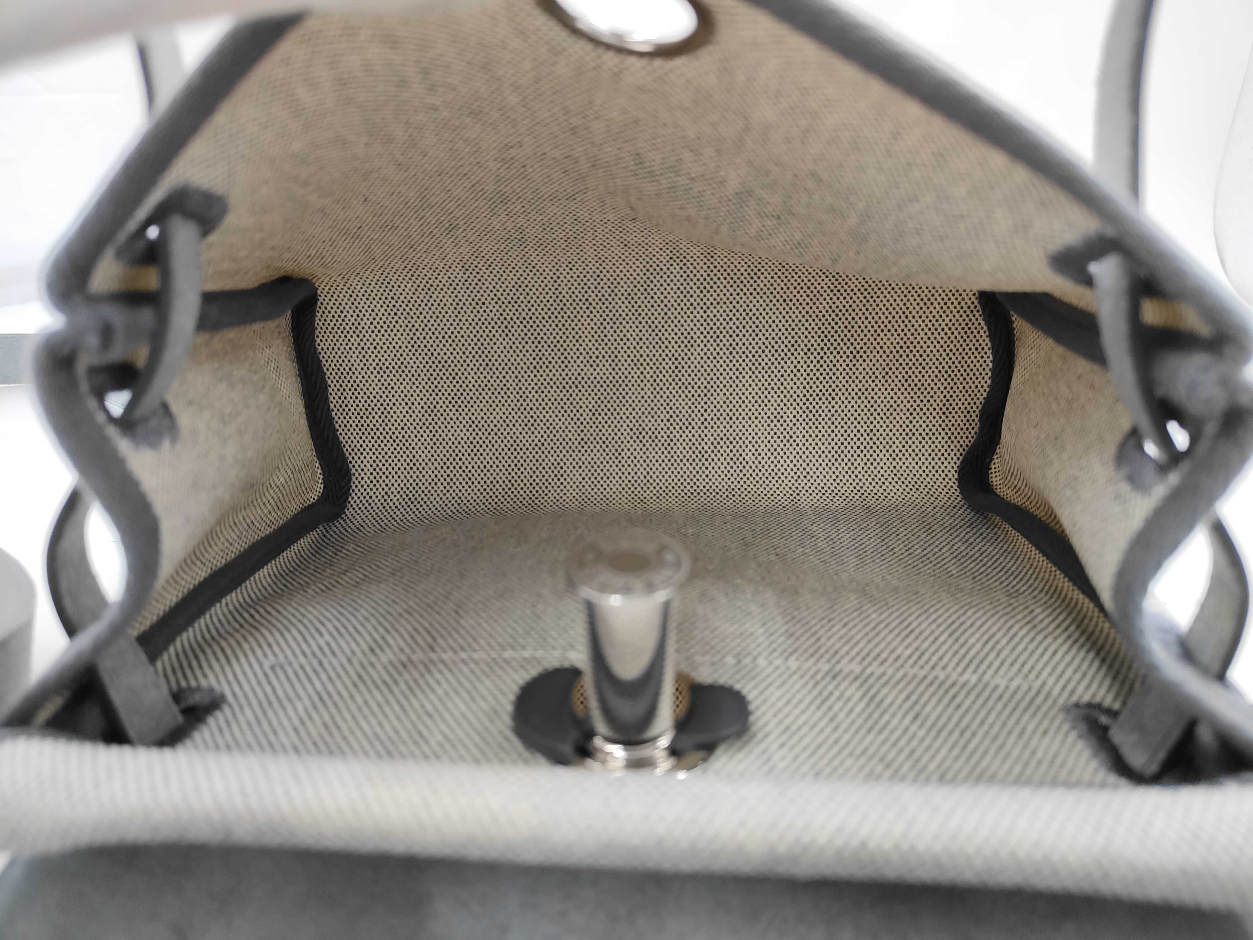 Herbag Zip 20 Ecru x Ardoise Silver Hardware [Stamped] G Shoulder Bag — view 11