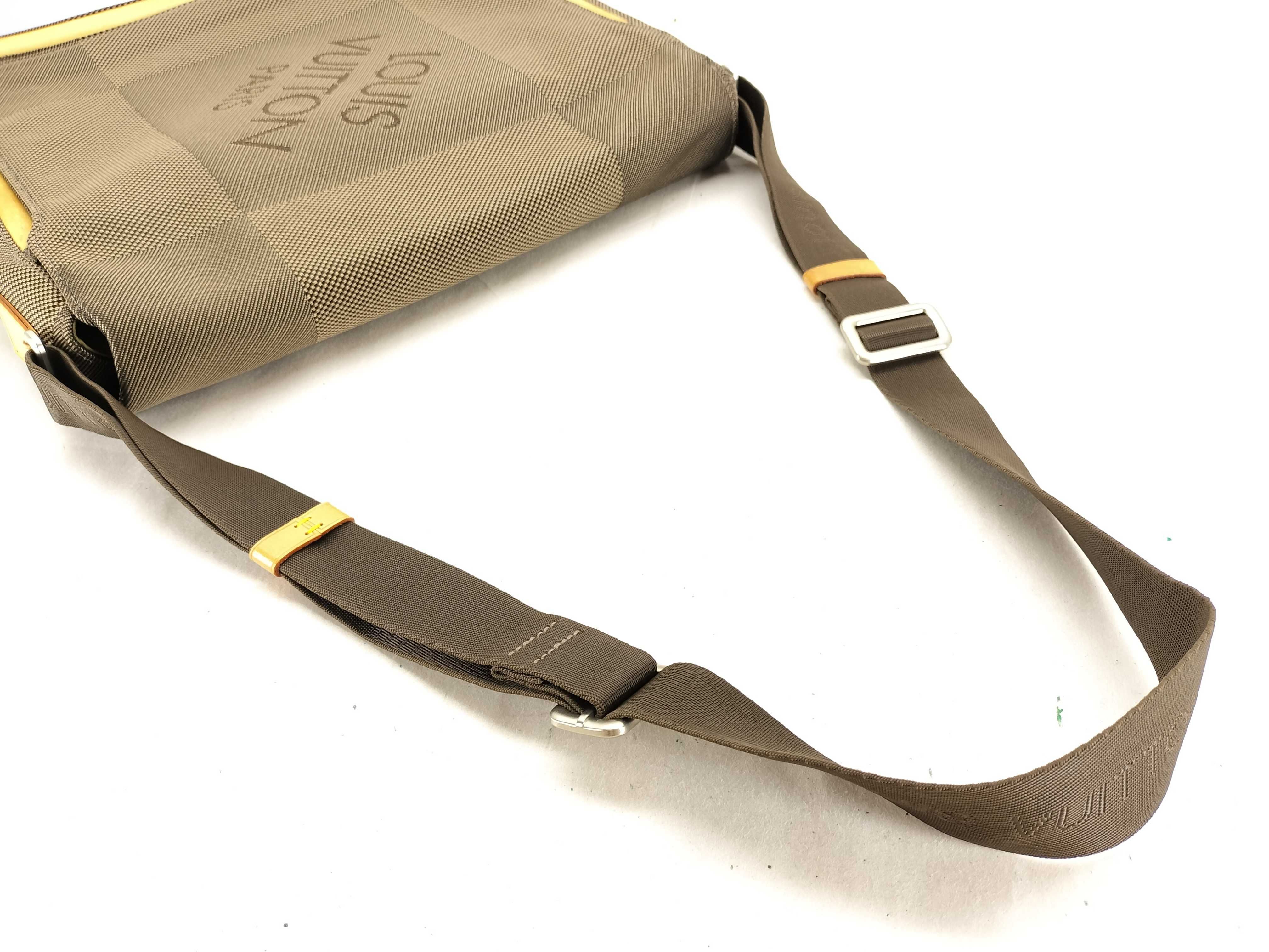 Damier Geant Louis Vuitton Handbag Shoulder Bag — view 3