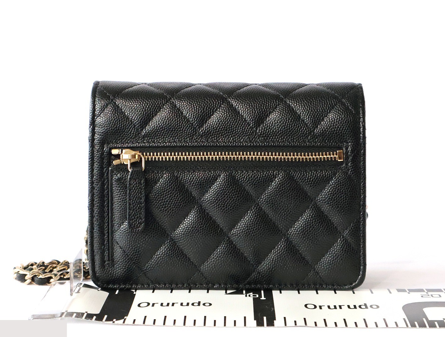 Caviar leather matelassé chain wallet shoulder bag, black — view 2