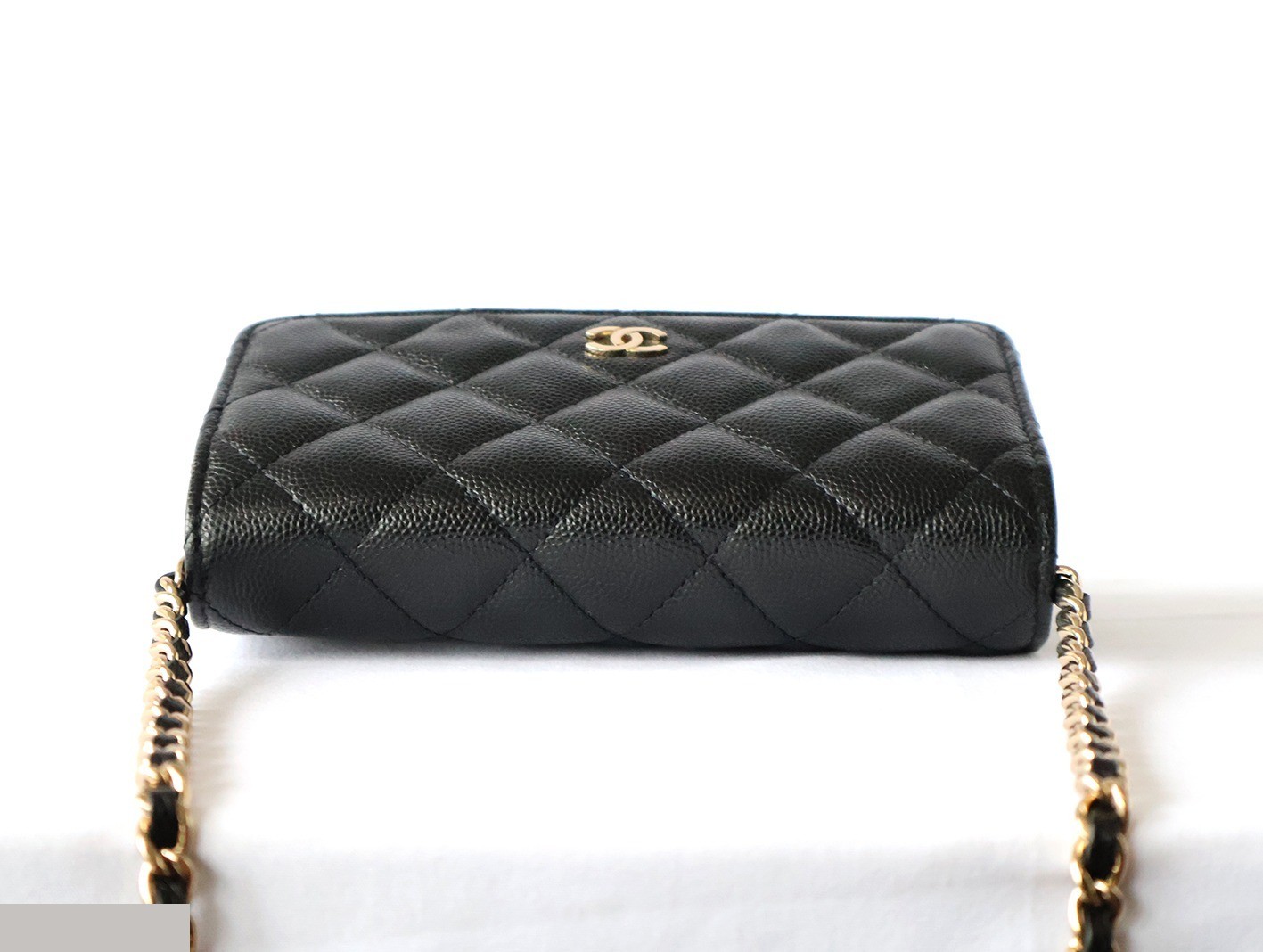 Caviar leather matelassé chain wallet shoulder bag, black — view 5