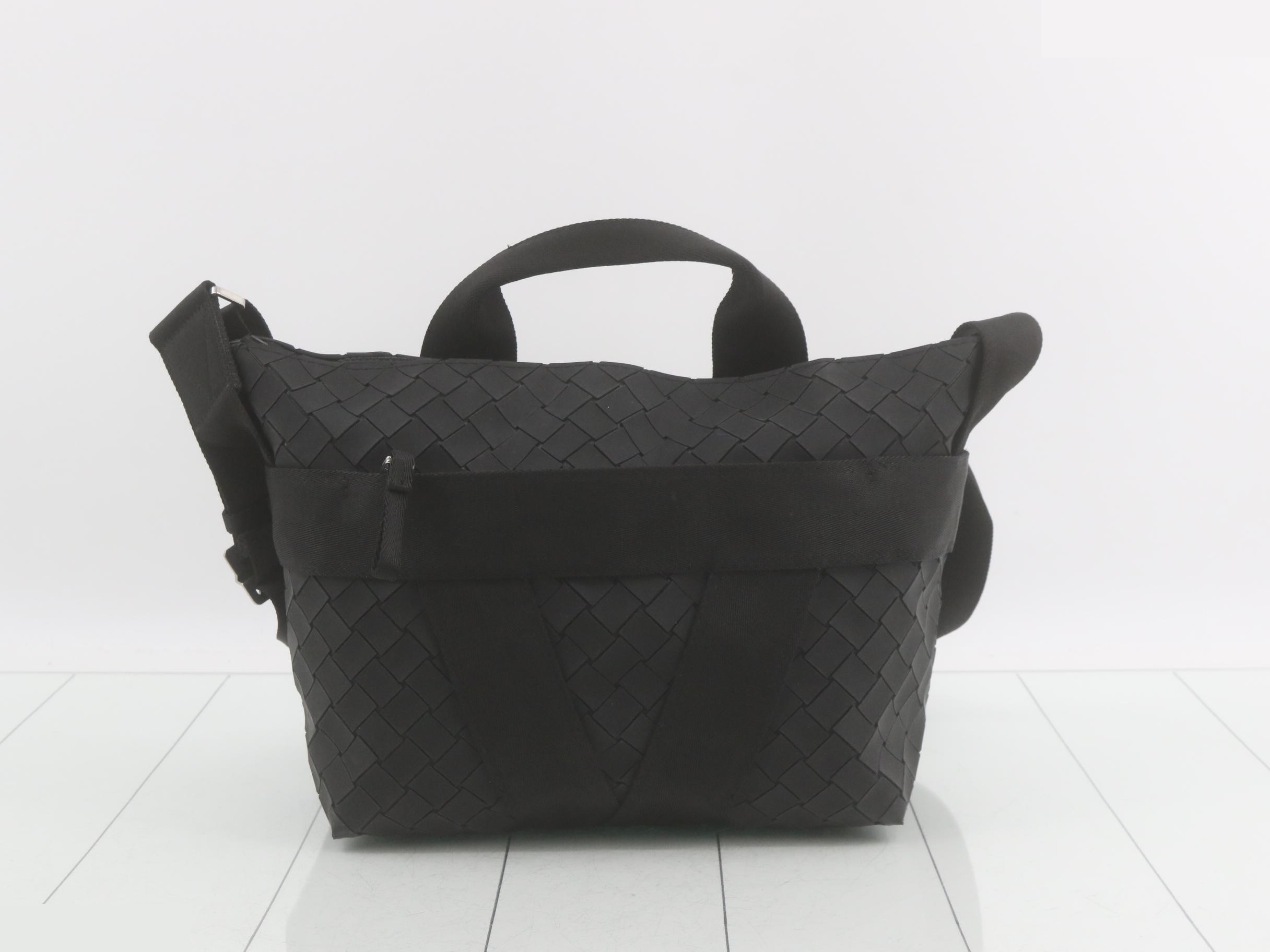 Maxi Intrecciato 2-Way Tote Bag, Rubber/Leather, Black — view 2