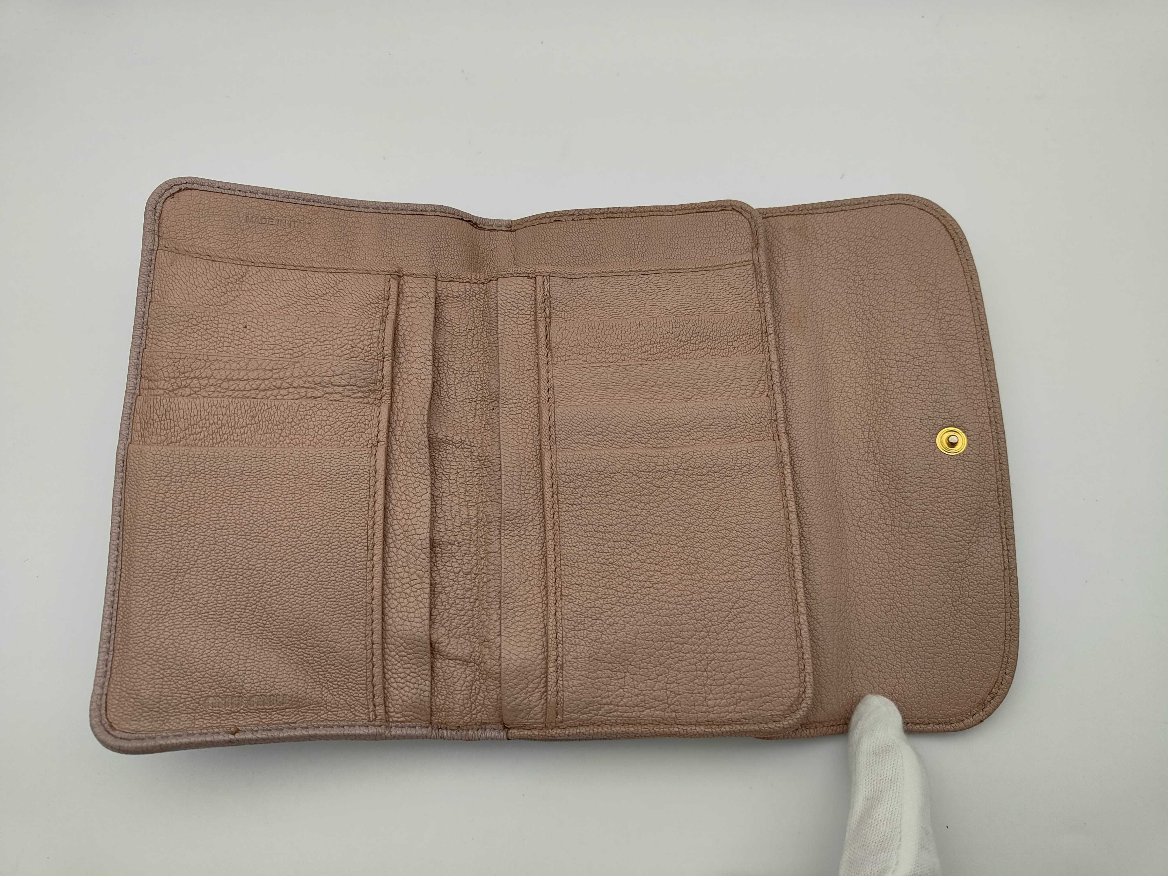 Ribbon Clasp Wallet — view 4