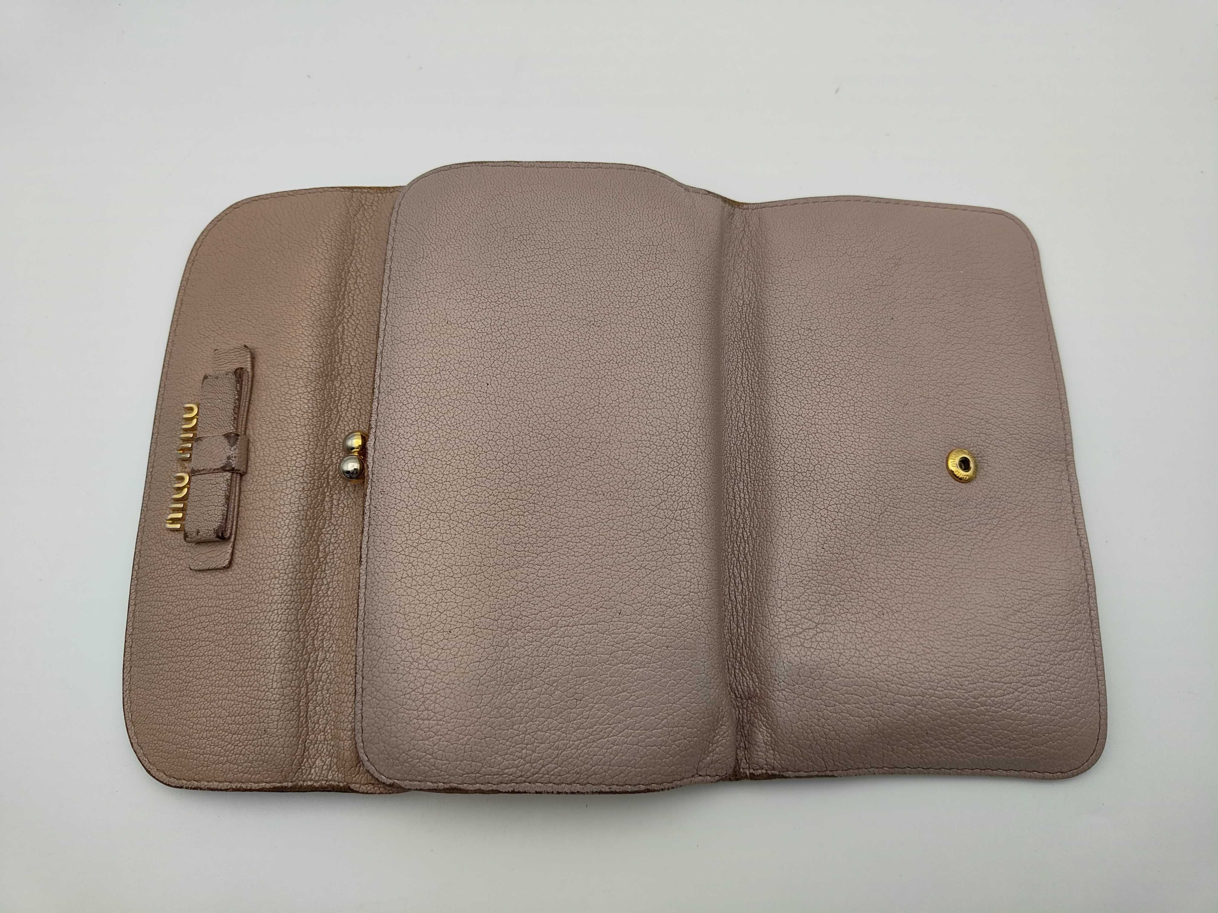 Ribbon Clasp Wallet — view 9