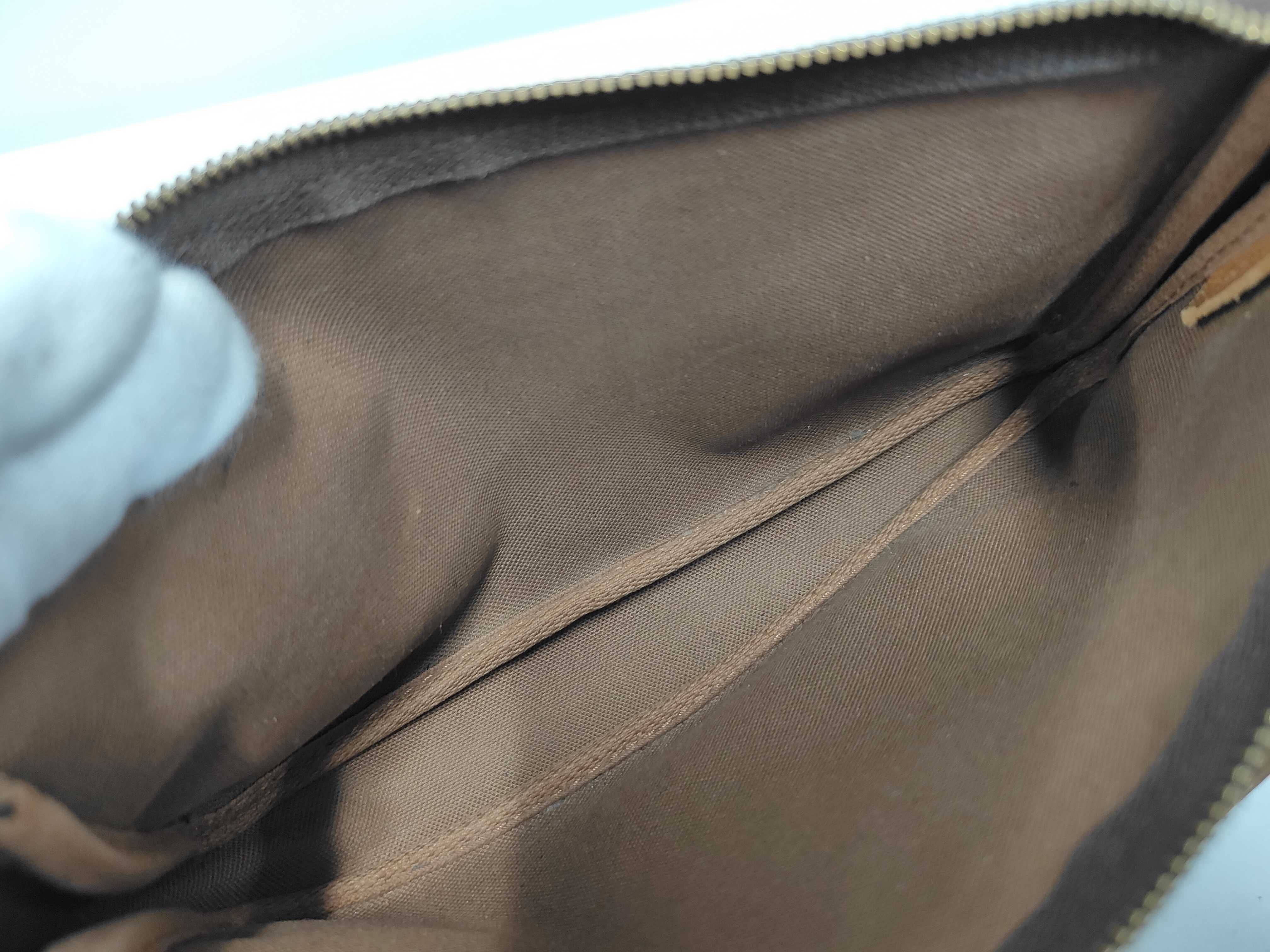 Monogram Accessoires VI0033 Pouch — view 9