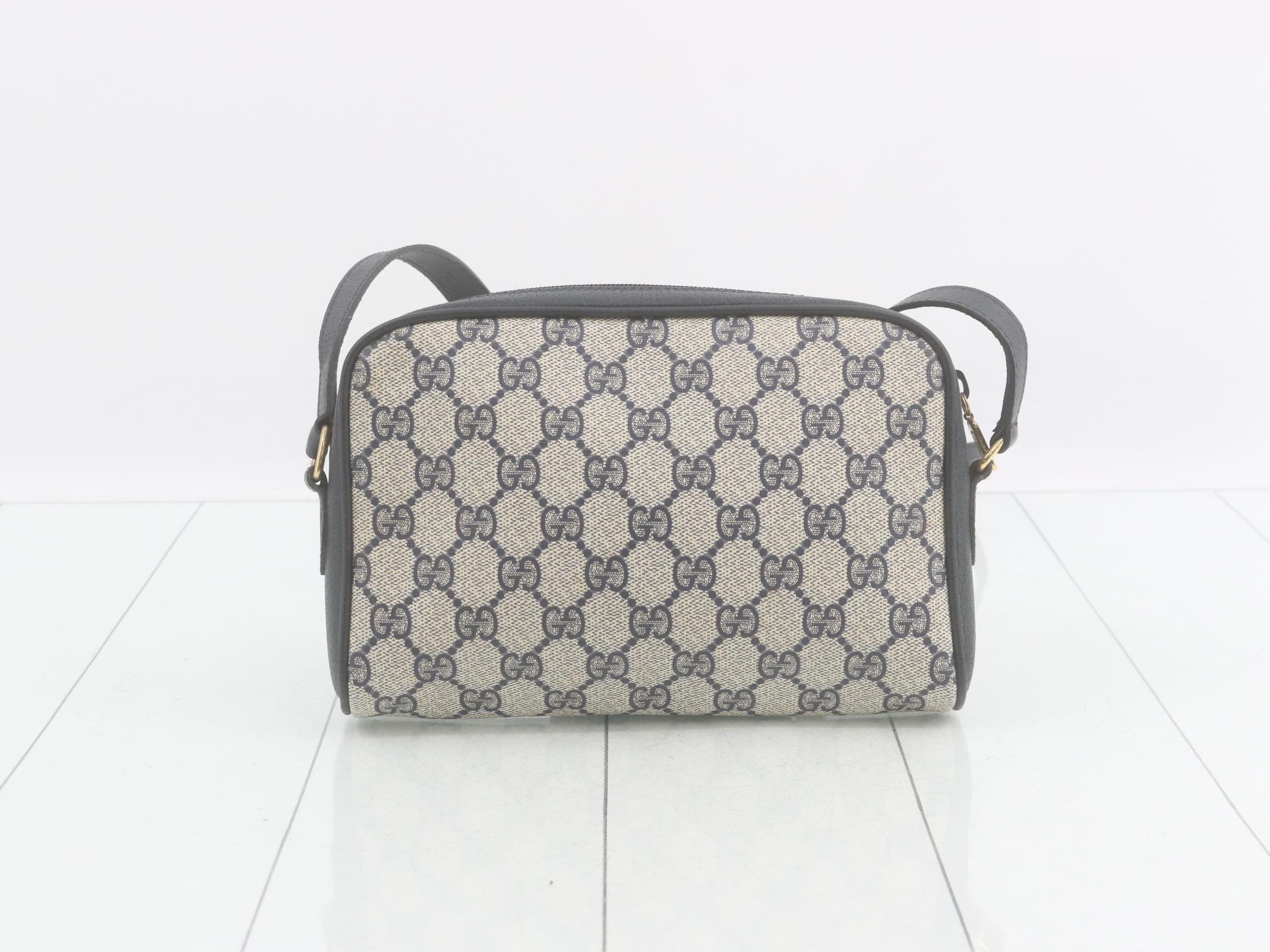 GG Supreme Shoulder Bag — view 2