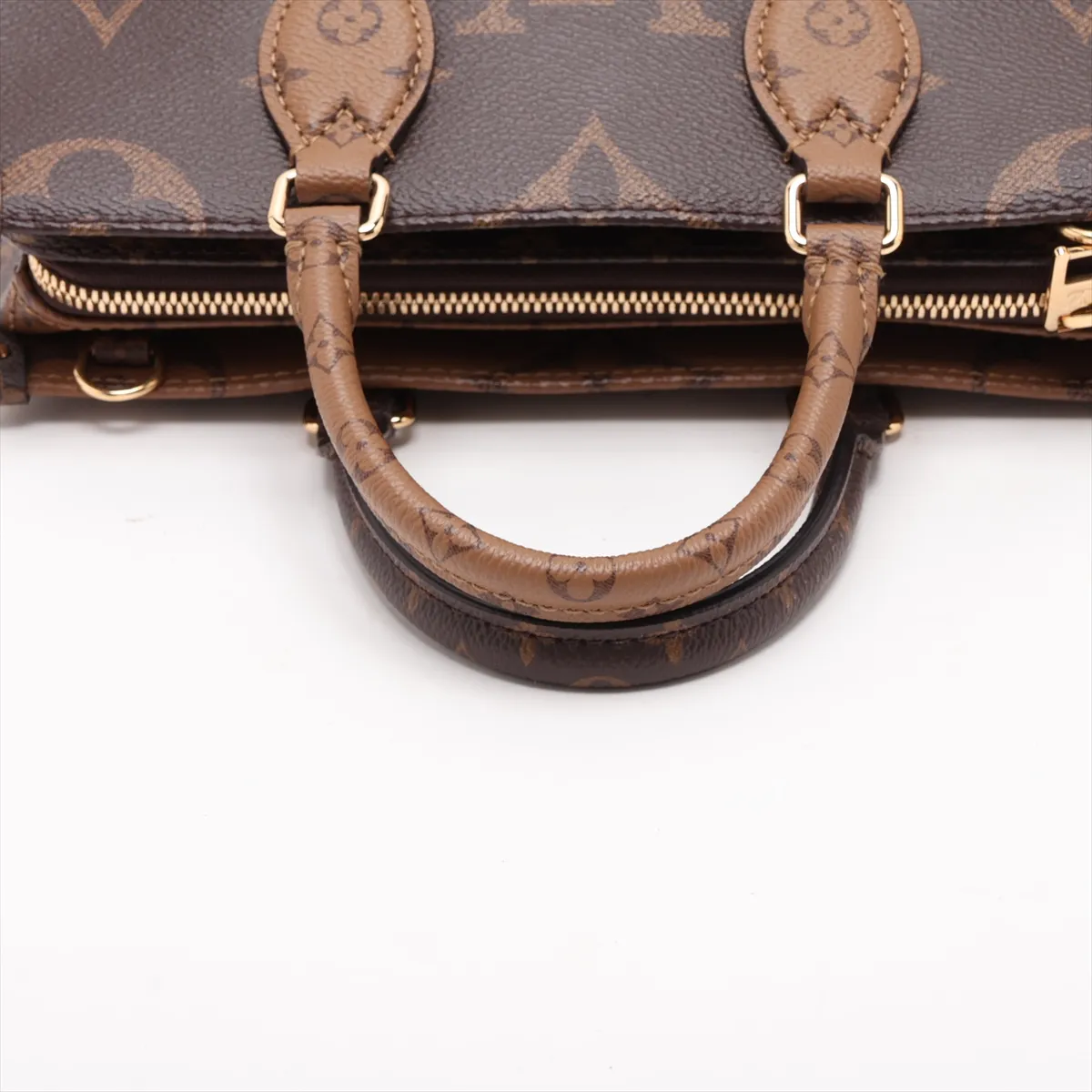 Giant Monogram Reverse OnTheGo EW M46653 Brown (RFID detected) — view 5