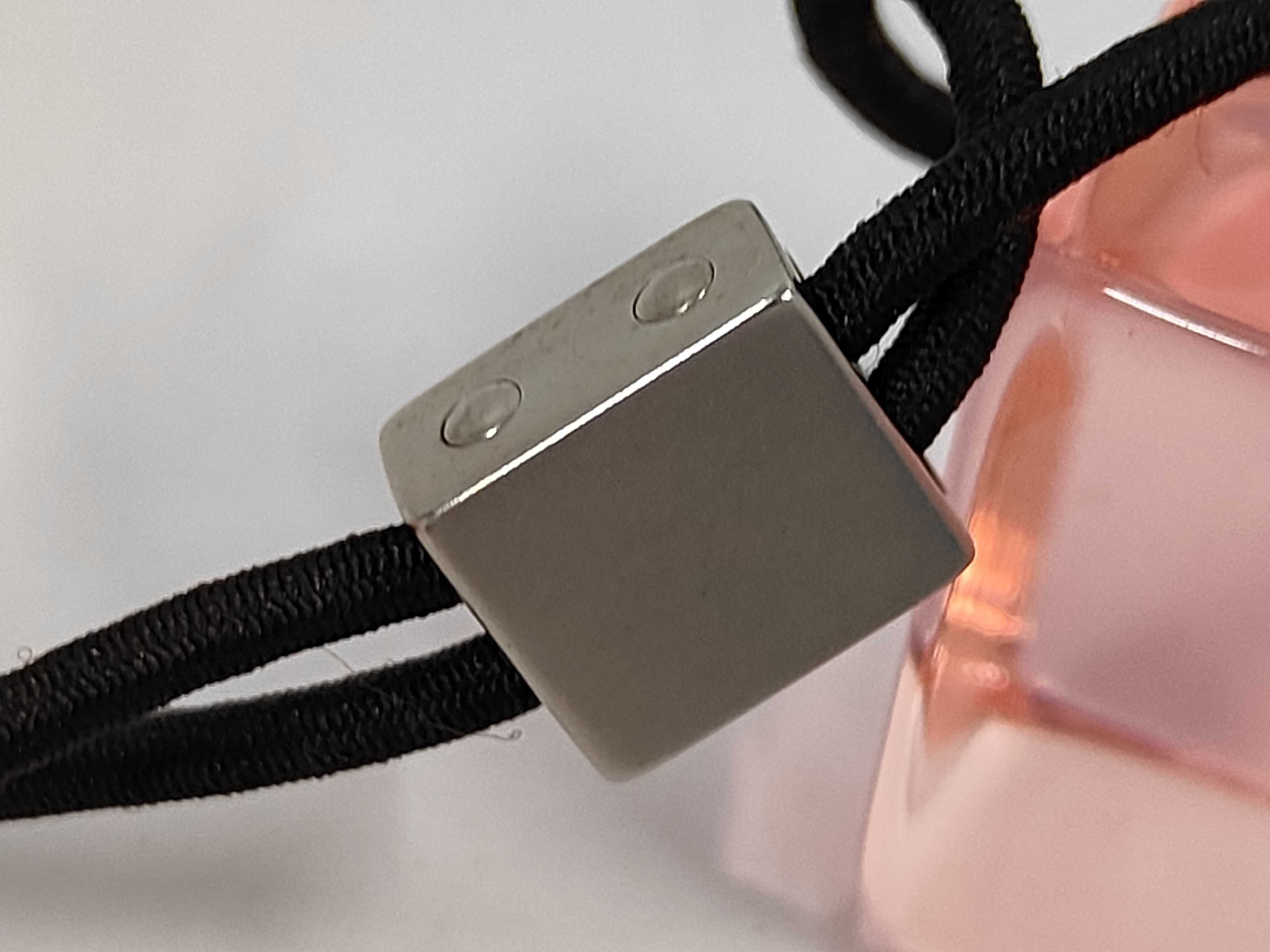 Model number unknown / Serial number unknown / Hair cube hair accessory — view 5