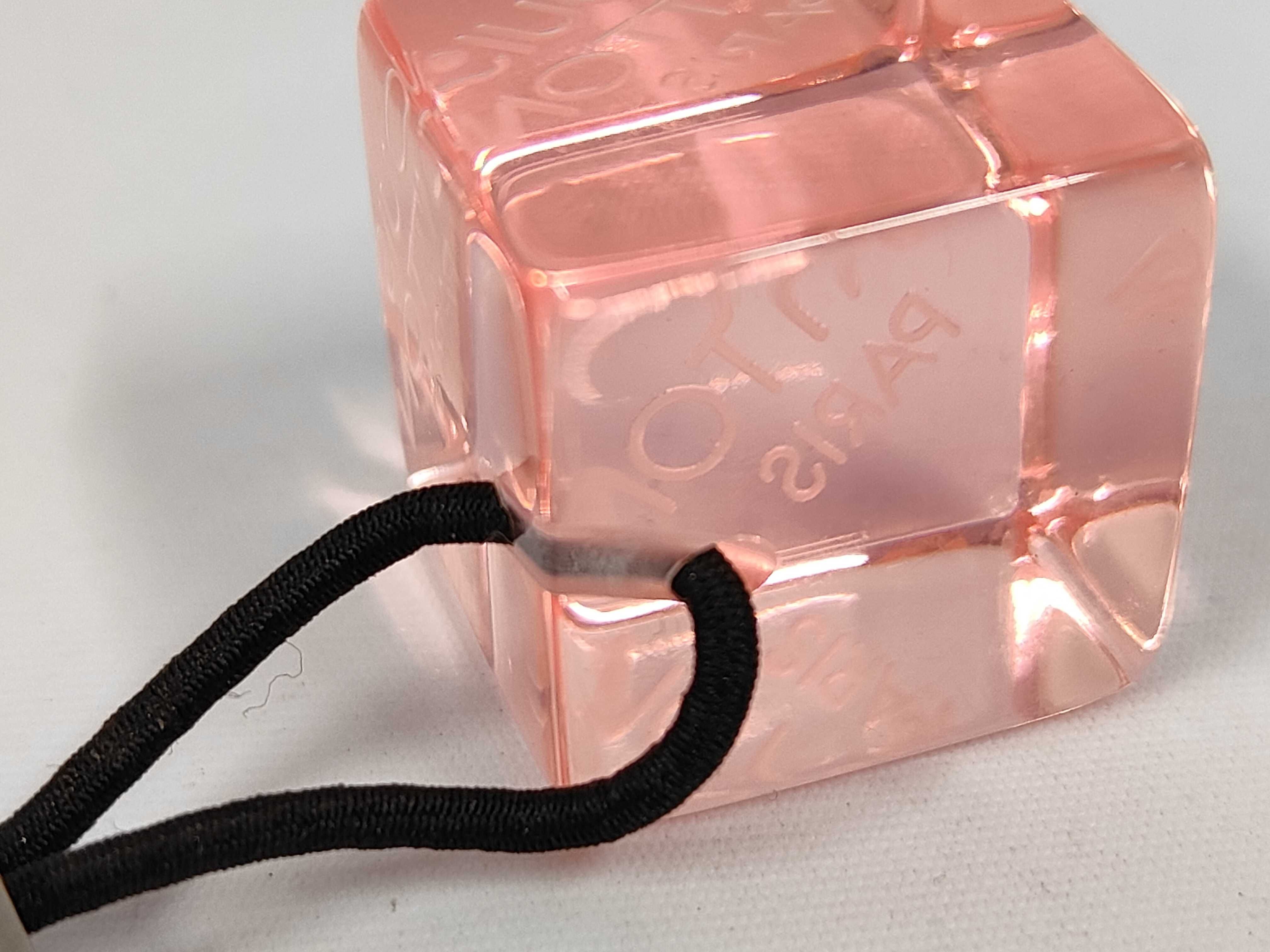 Model number unknown / Serial number unknown / Hair cube hair accessory — view 7