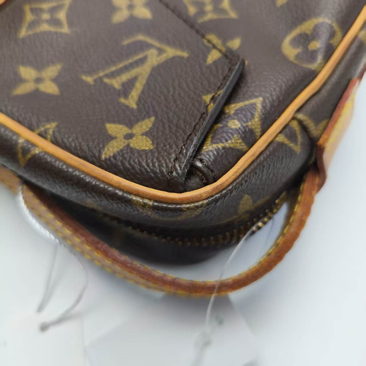 【*Shipped from: China*】LOUIS VUITTON Blois PU Shoulder Bag — view 14