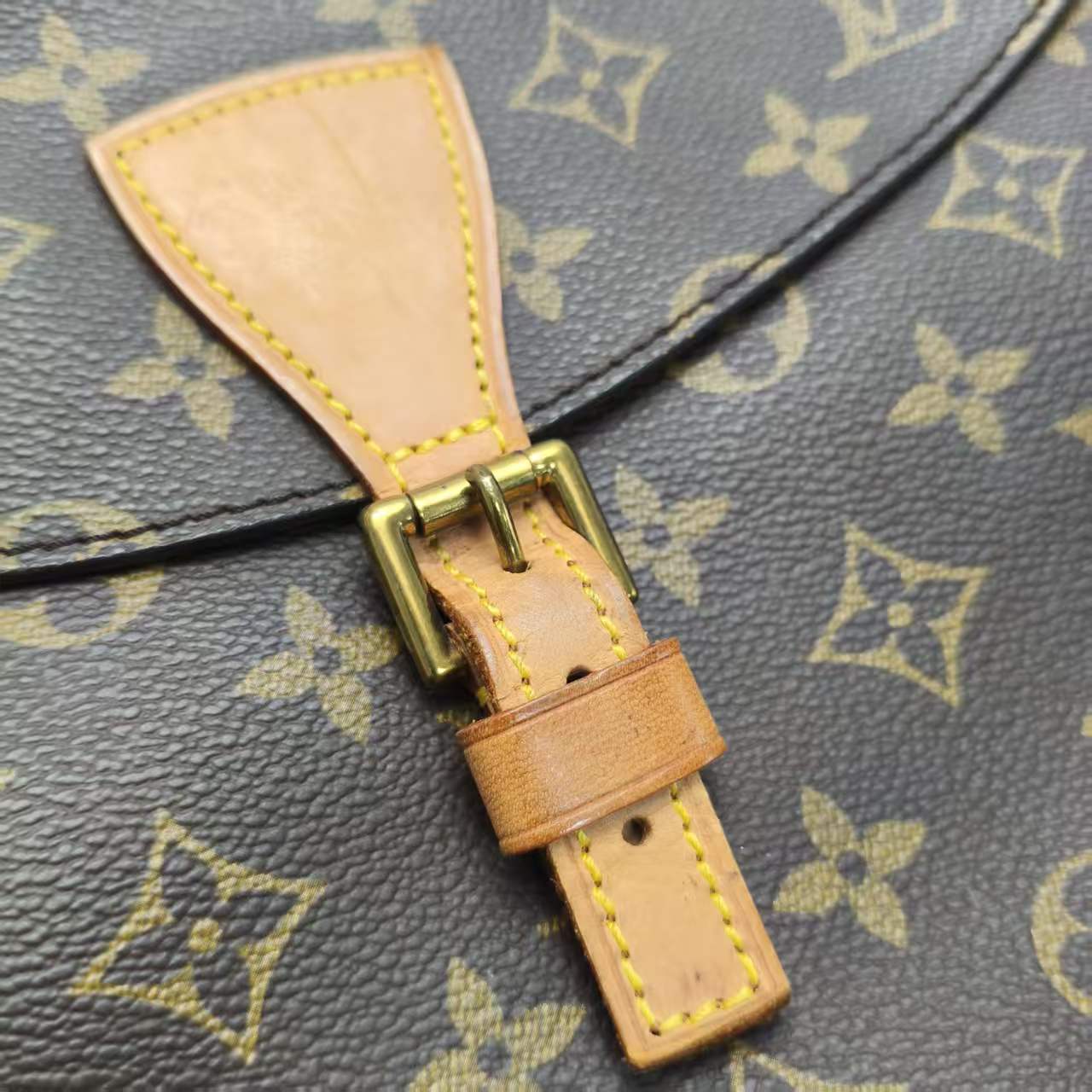 【*Shipped from: China*】LOUIS VUITTON Blois PU Shoulder Bag — view 8