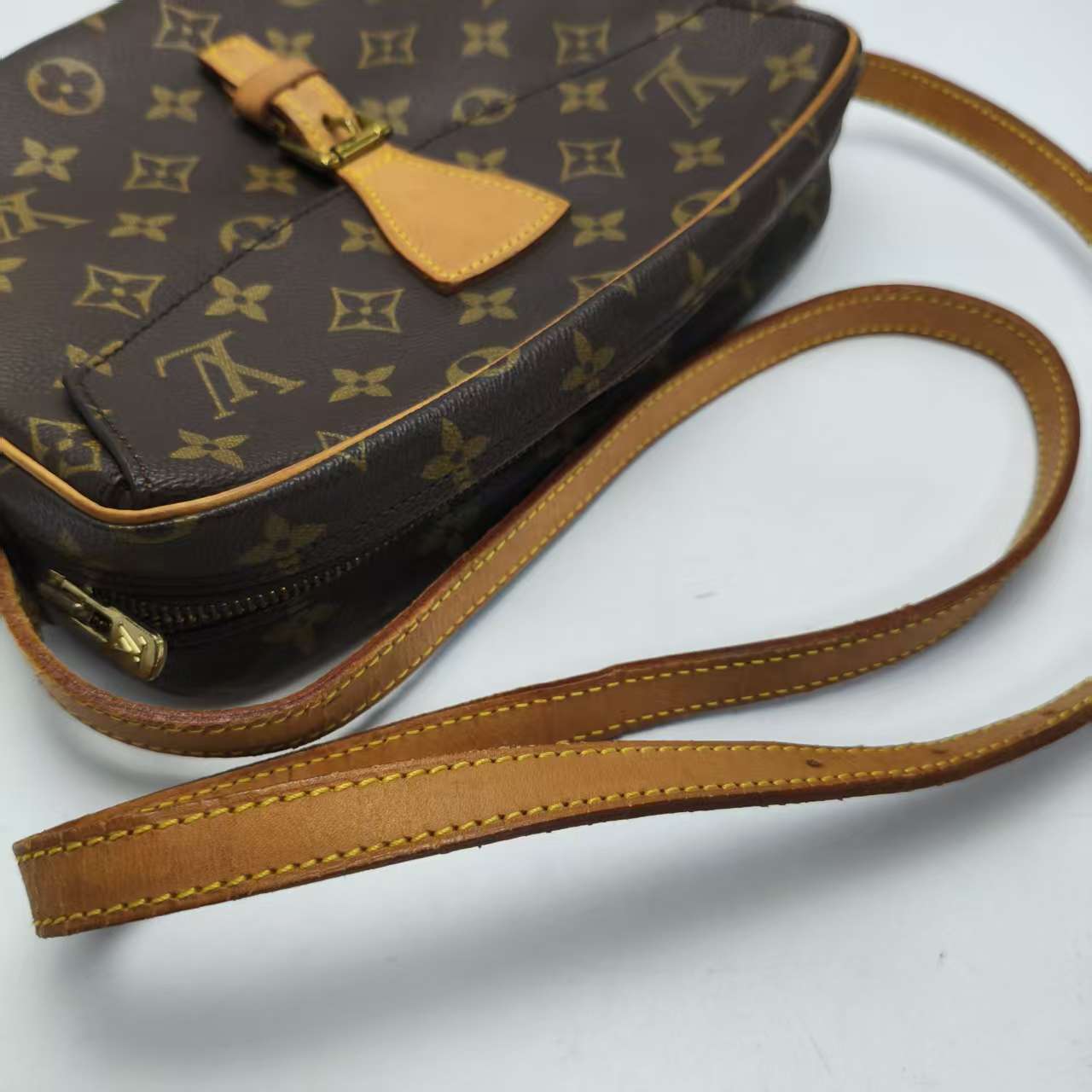 【*Shipped from: China*】LOUIS VUITTON Blois PU Shoulder Bag — view 9