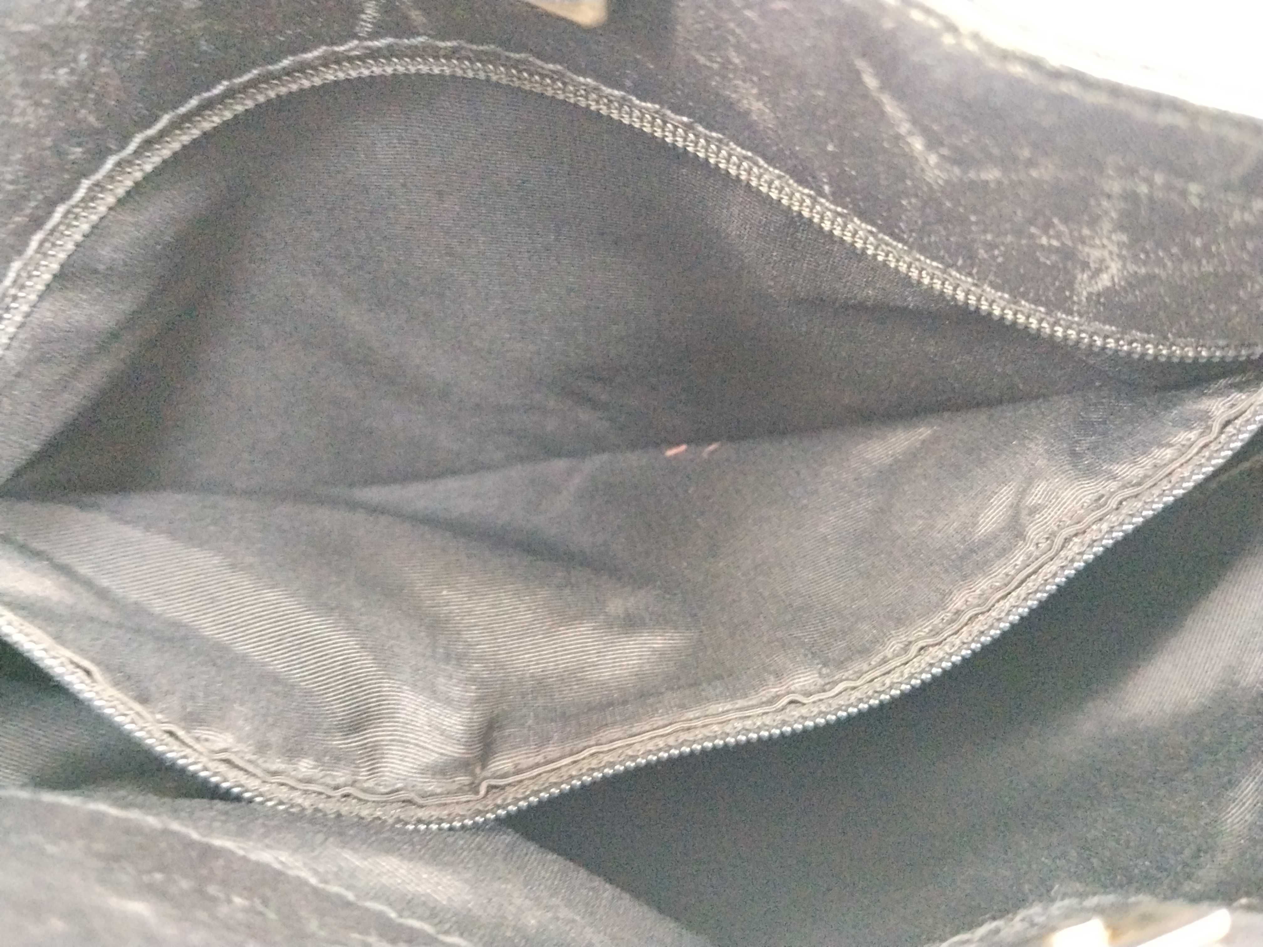 GG Canvas Shoulder Bag (Black) — view 13