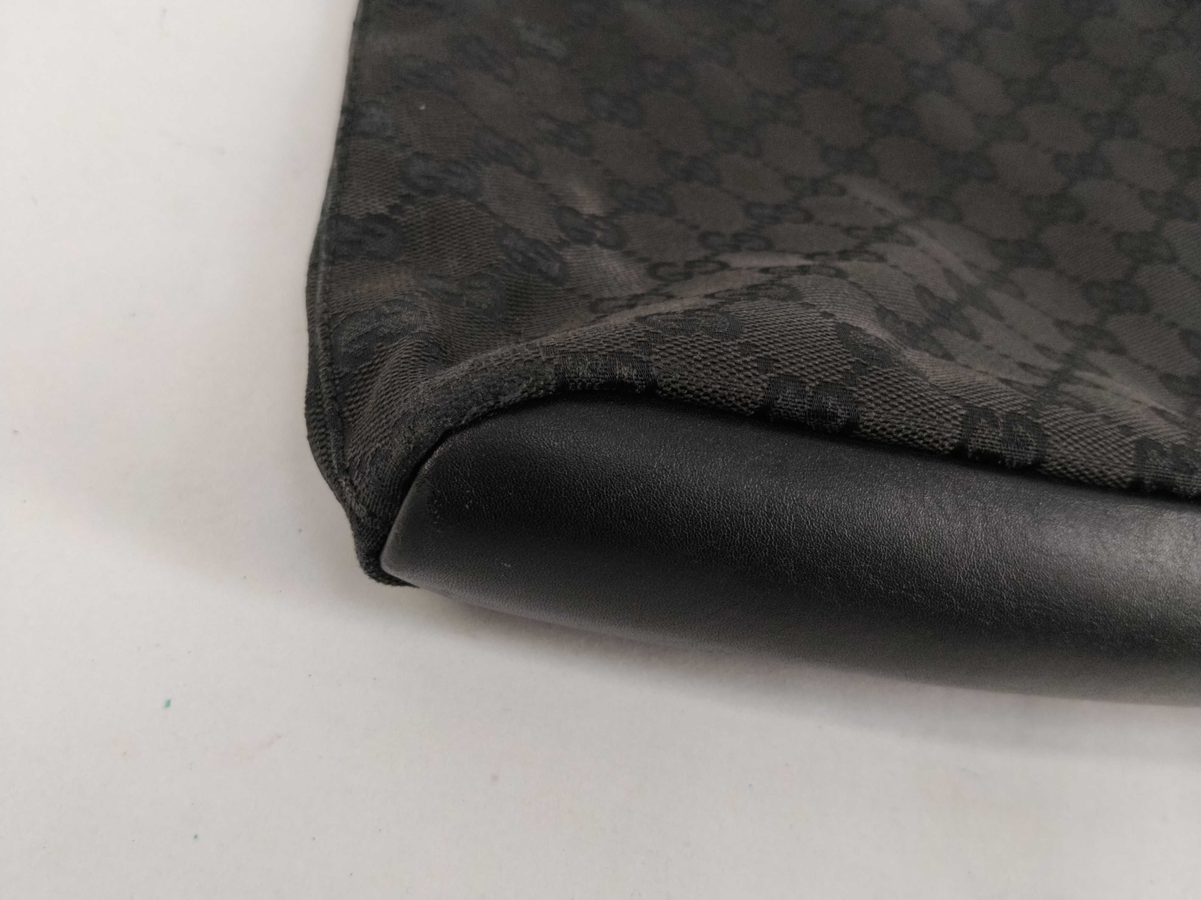 GG Canvas Shoulder Bag (Black) — view 7