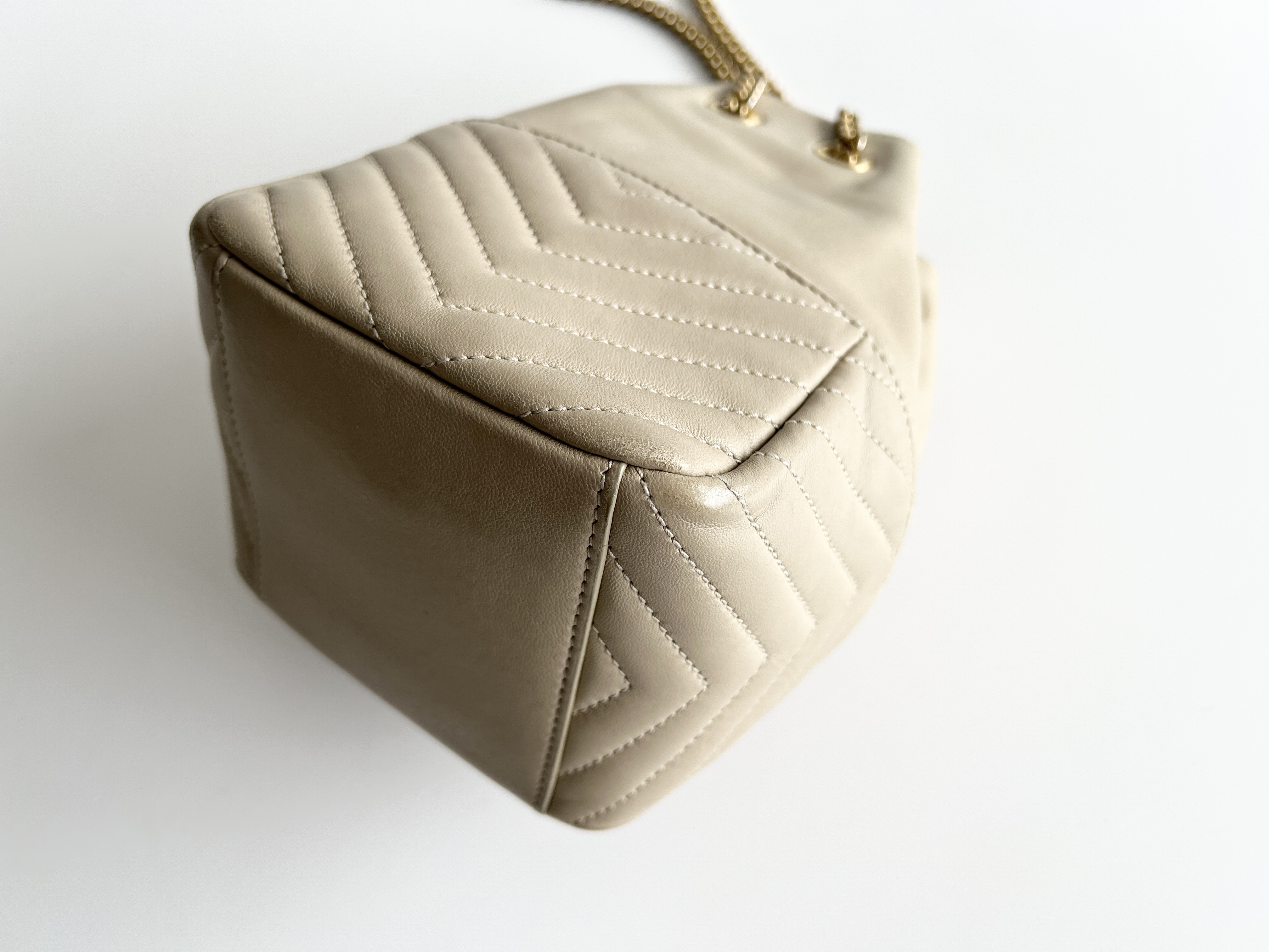 Cassandra Logo Joe Drawstring Bucket Quilted V-Stitch Chevron Leather Chain Shoulder Bag — view 11