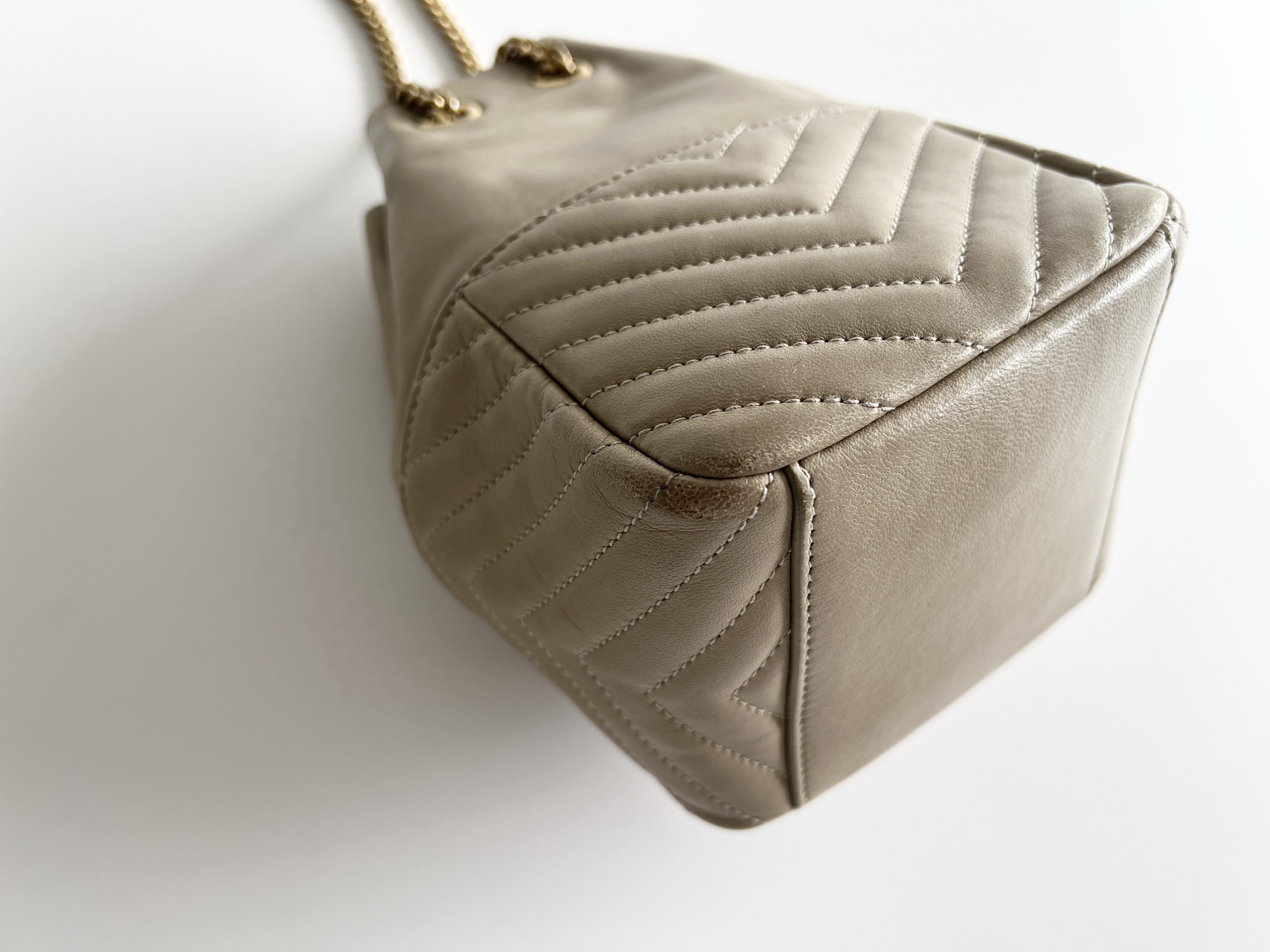Cassandra Logo Joe Drawstring Bucket Quilted V-Stitch Chevron Leather Chain Shoulder Bag — view 10