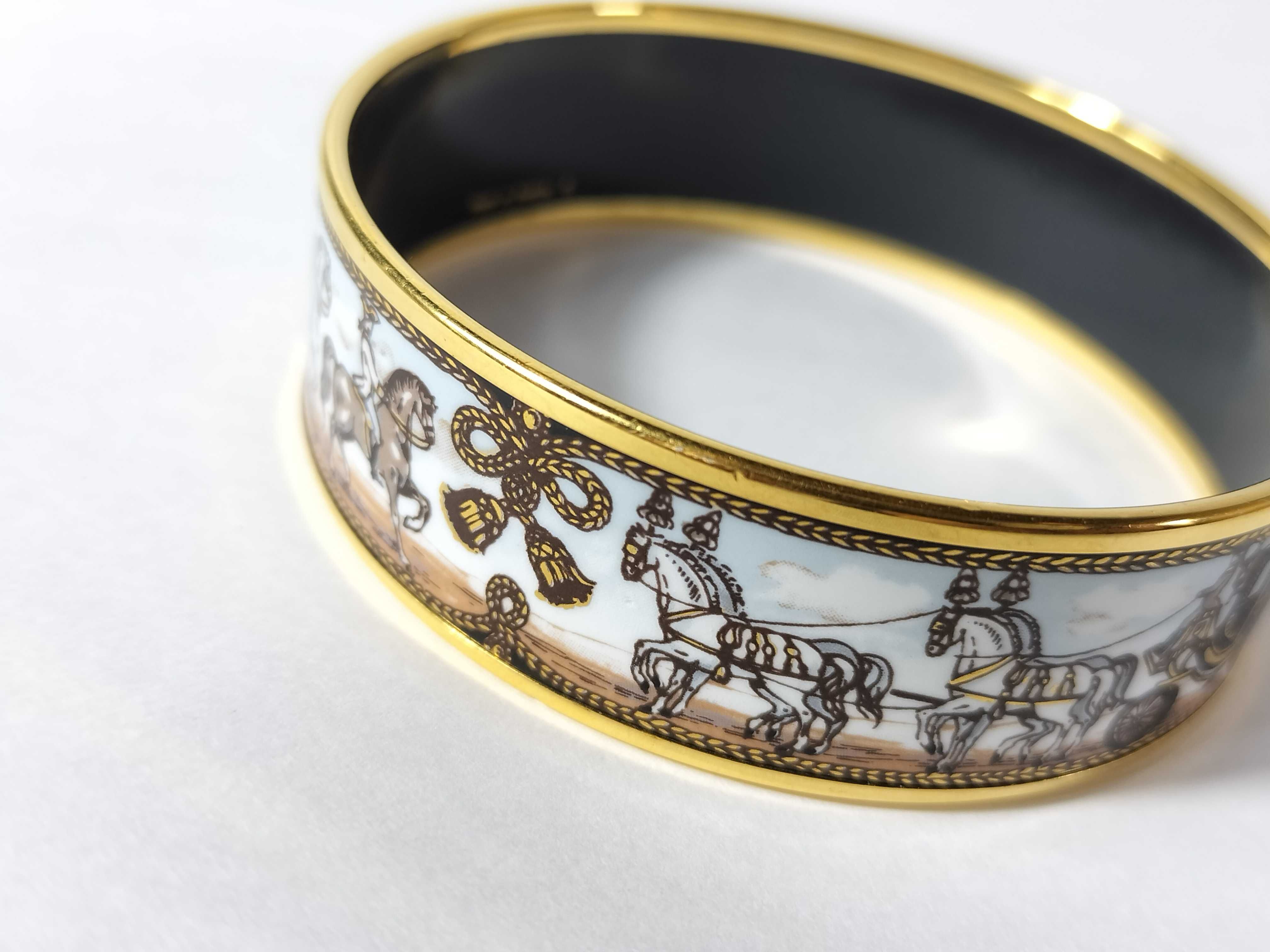 Enamel Bangle GM White Bracelet/Bangle — view 10
