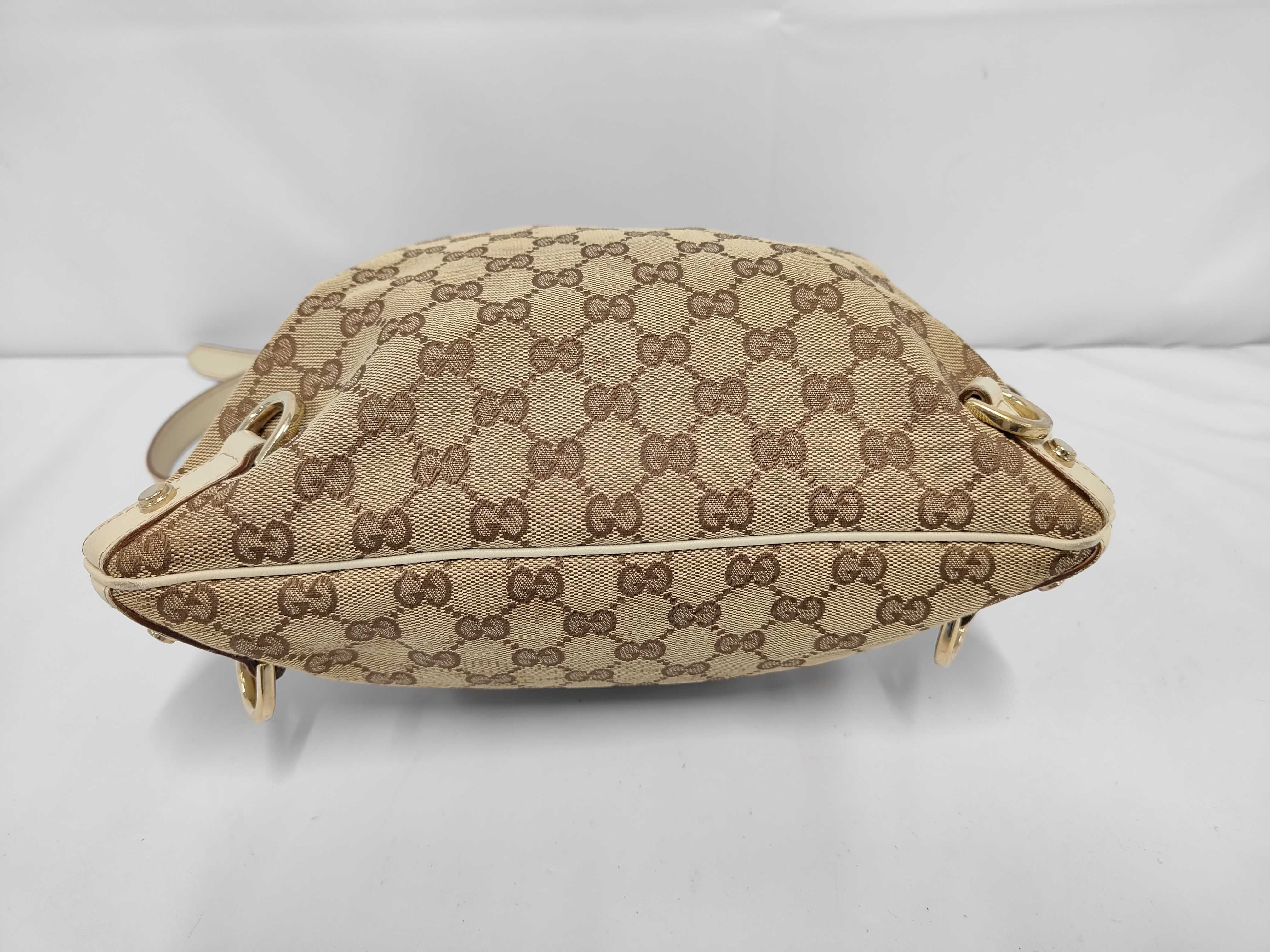 GG Canvas 131326 Shoulder Bag — view 3